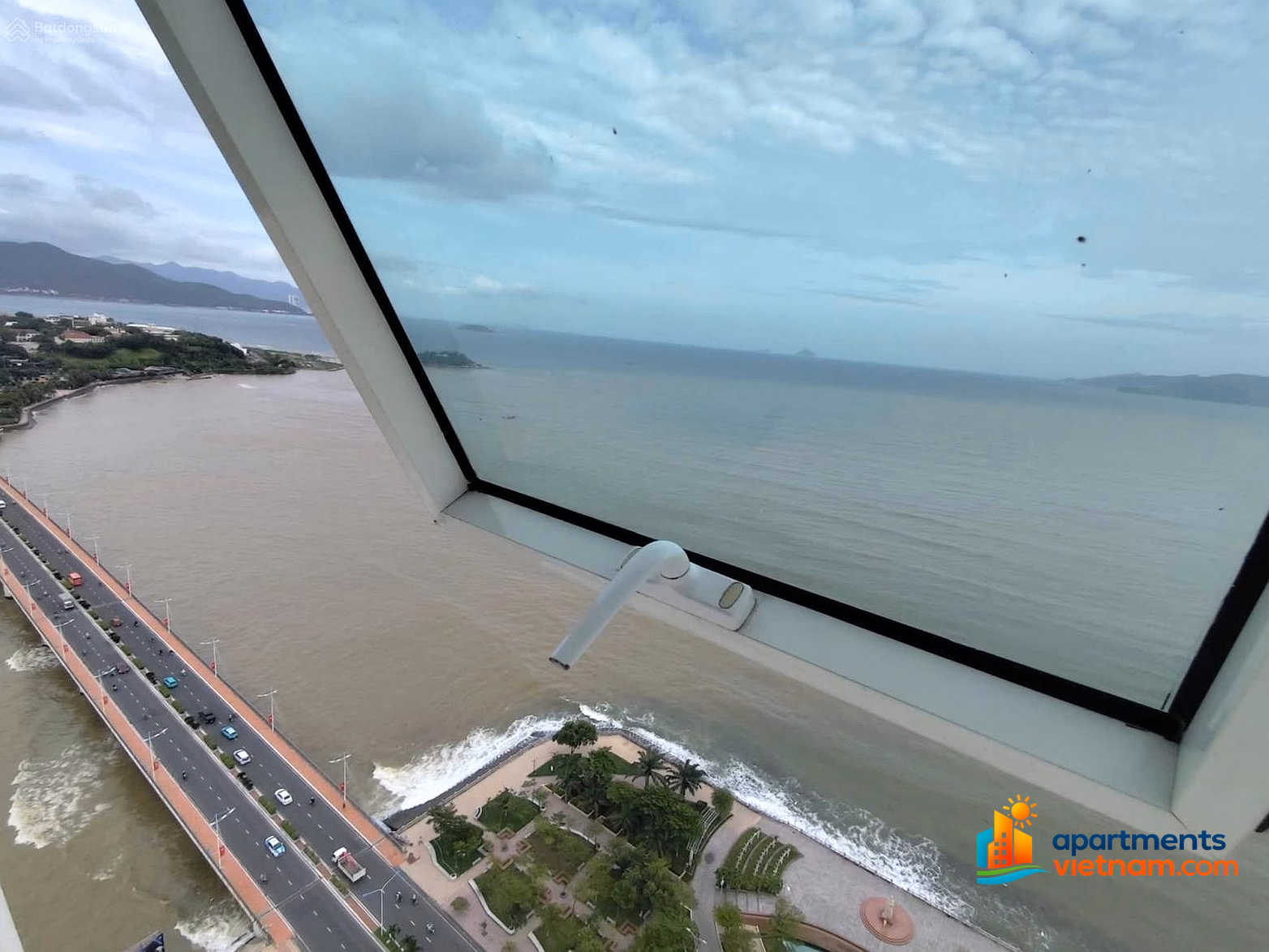 Cheaper than 300 million, urgently liquidate apartment with license plate number 38, beautiful interior, MT 04 Tran Phu