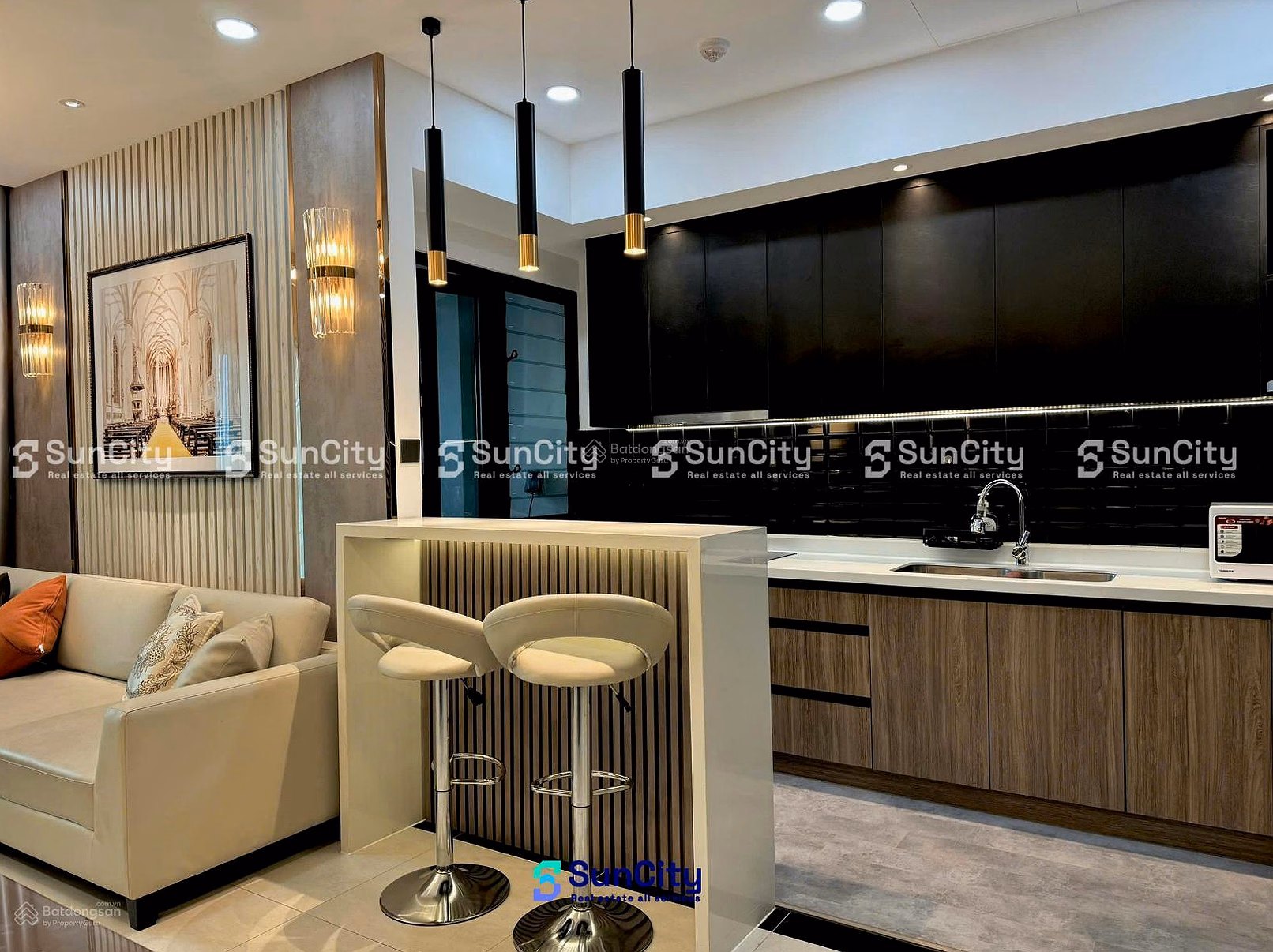Rent immediately 2 bedrooms, 2 bathrooms, 86m2, new 100% luxury furniture, view of Ben Van Don river, district 4, close to district 1, district 3***