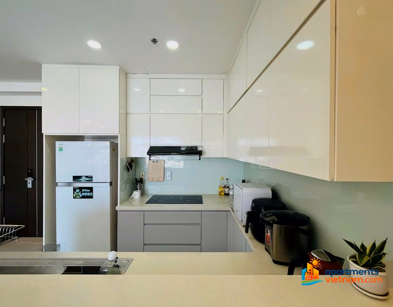 Real photo: Sunrise City apartment for sale 67m2, 2 bedrooms, with 4 meter balcony, price 6 billion, East view