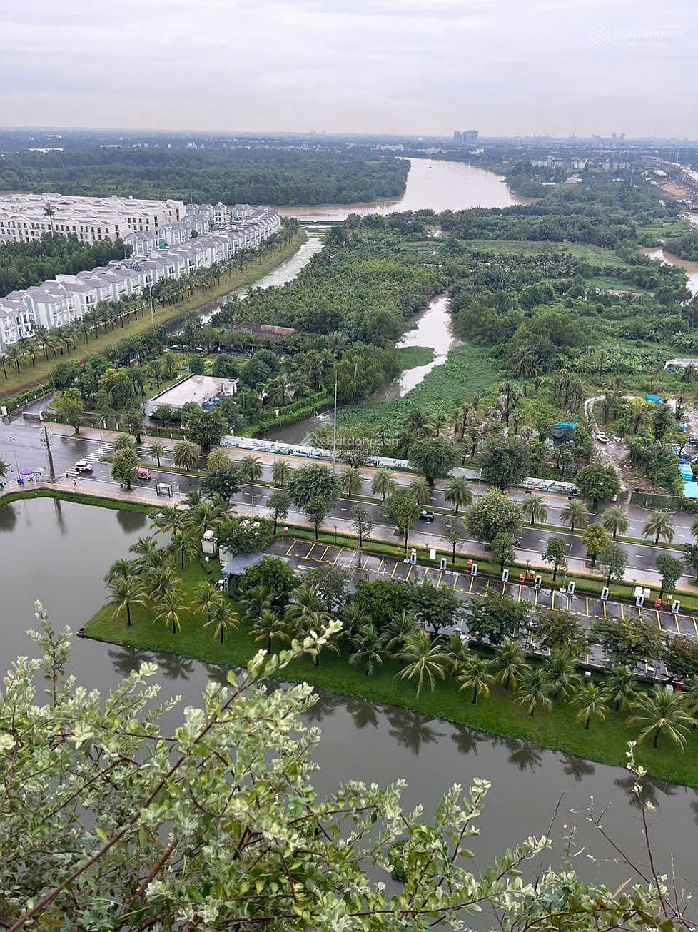 River view - Landmark 81 - Lumiere Boulevard 3 bedroom apartment, only 7.2 billion all inclusive - Tower D high floor