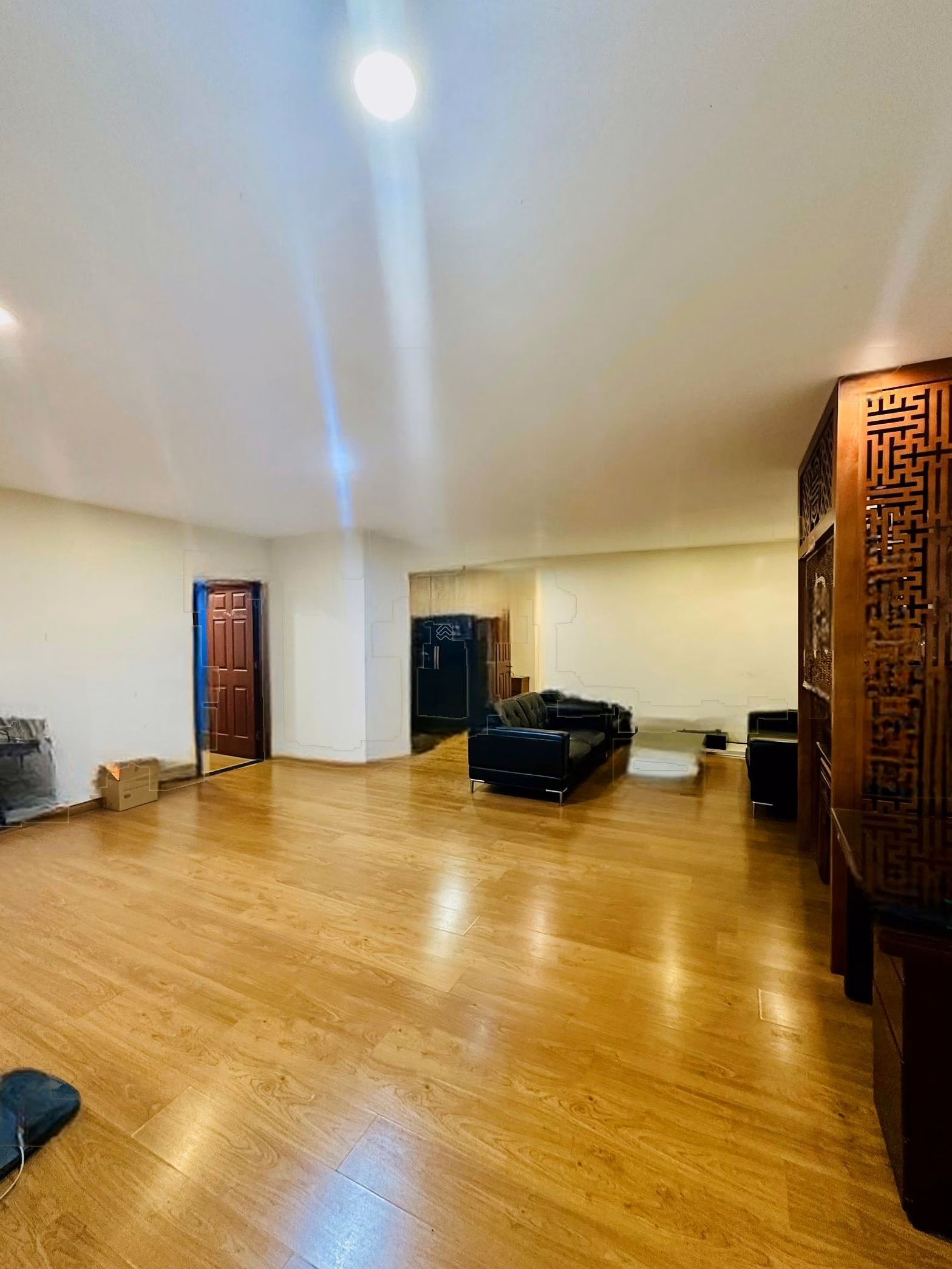 Extremely hot - there is a car slot for rent in a 3-bedroom apartment, area 130m2, open house, suitable price 17 million/month in Hapulico