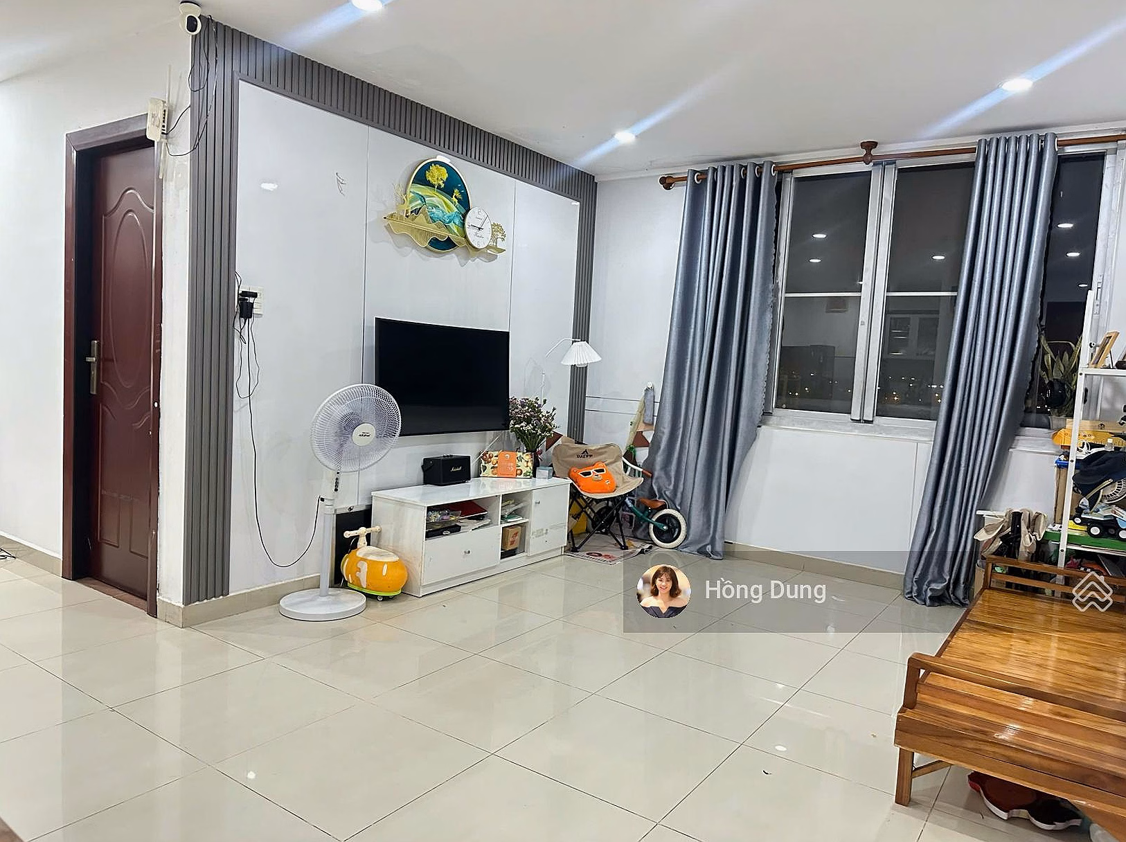 Selling 3-bedroom apartment in A.View apartment building, large house, beautifully renovated, price 3.05 billion