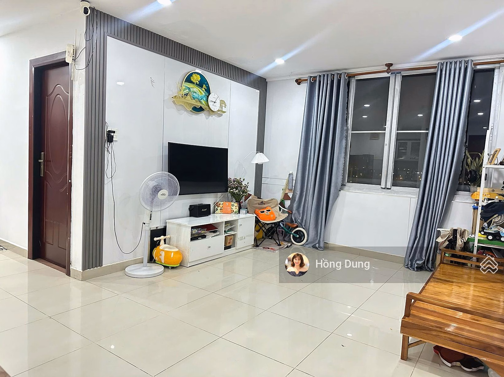 Selling 3-bedroom apartment in A.View apartment building, large house, beautifully renovated, price 3.05 billion