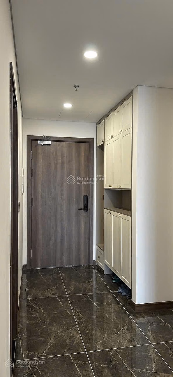 The owner rents a fully furnished 1-bedroom apartment in Green Diamond for 17 million
