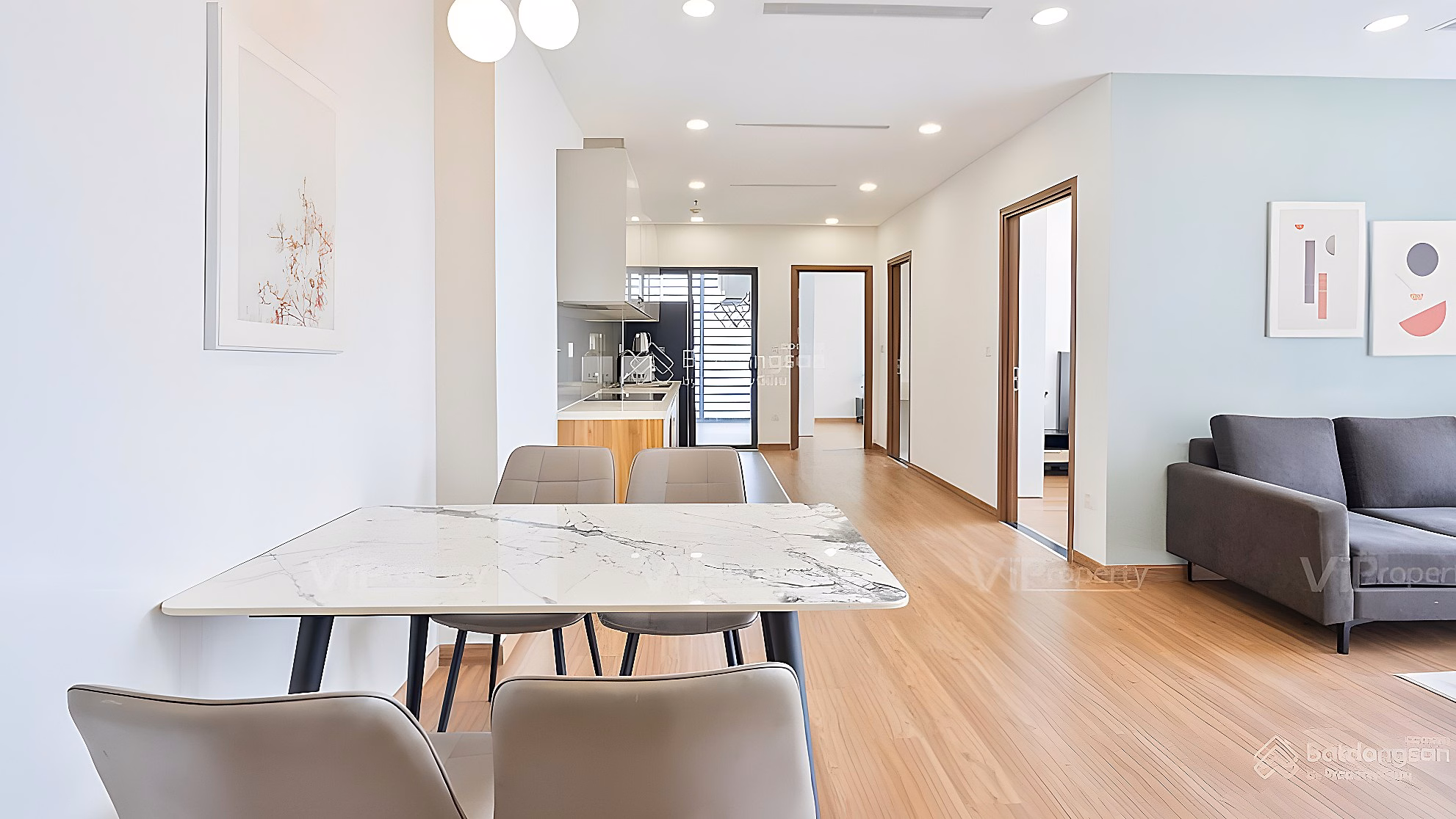 Selling corner apartment 3 bedrooms 2 bathrooms 95m2 Eco Green Saigon, balcony with open view, full furniture, price only 8.5 billion