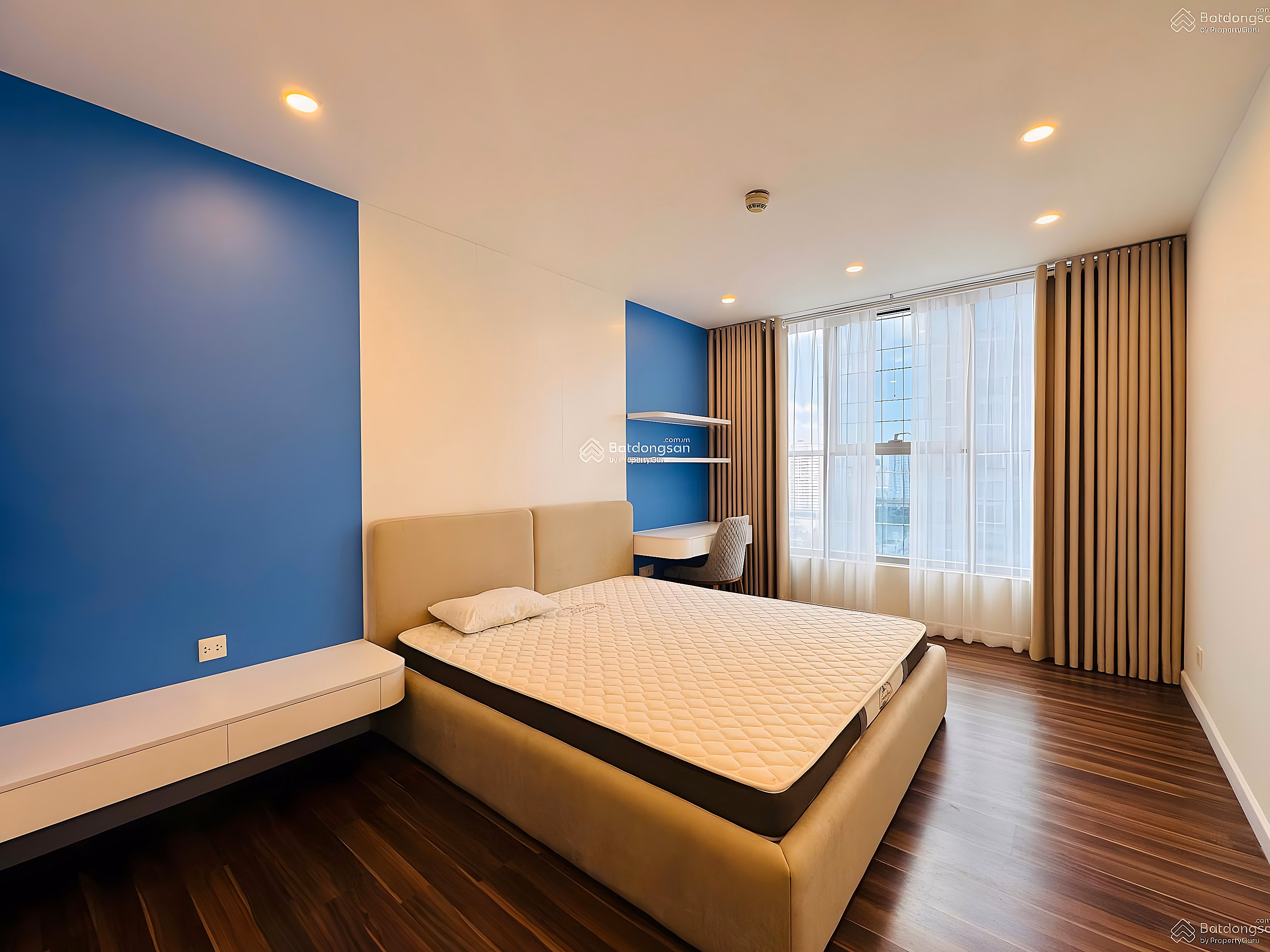 The owner asked to sell Thang Long Number One 3 bedroom apartment for 8.2 billion***