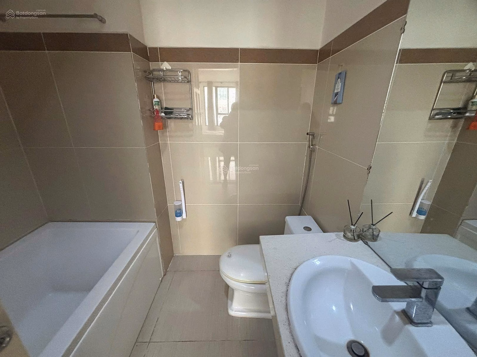 Selling The Era Town apartment, 85m2, 2 bedrooms + 3 bathrooms, fully furnished 3.2 billion***