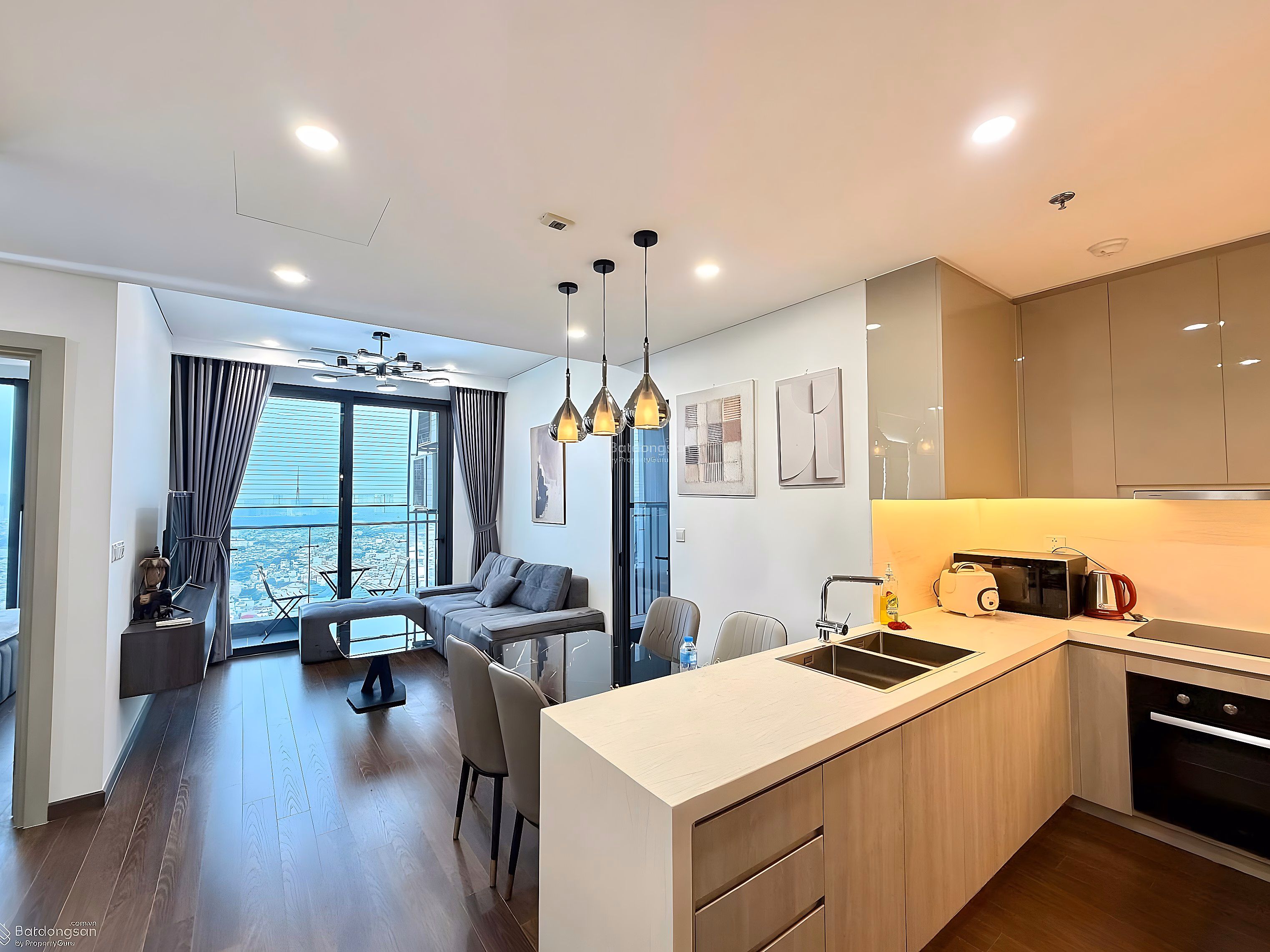 10 Loss Cut Apartments for Urgent Sale:Studio 2.3 billion 1 Bedroom+ 3.1 billion,2 Bedroom 3.9 billion,3 Bedroom 5.5 billion at Vinhomes Smart City