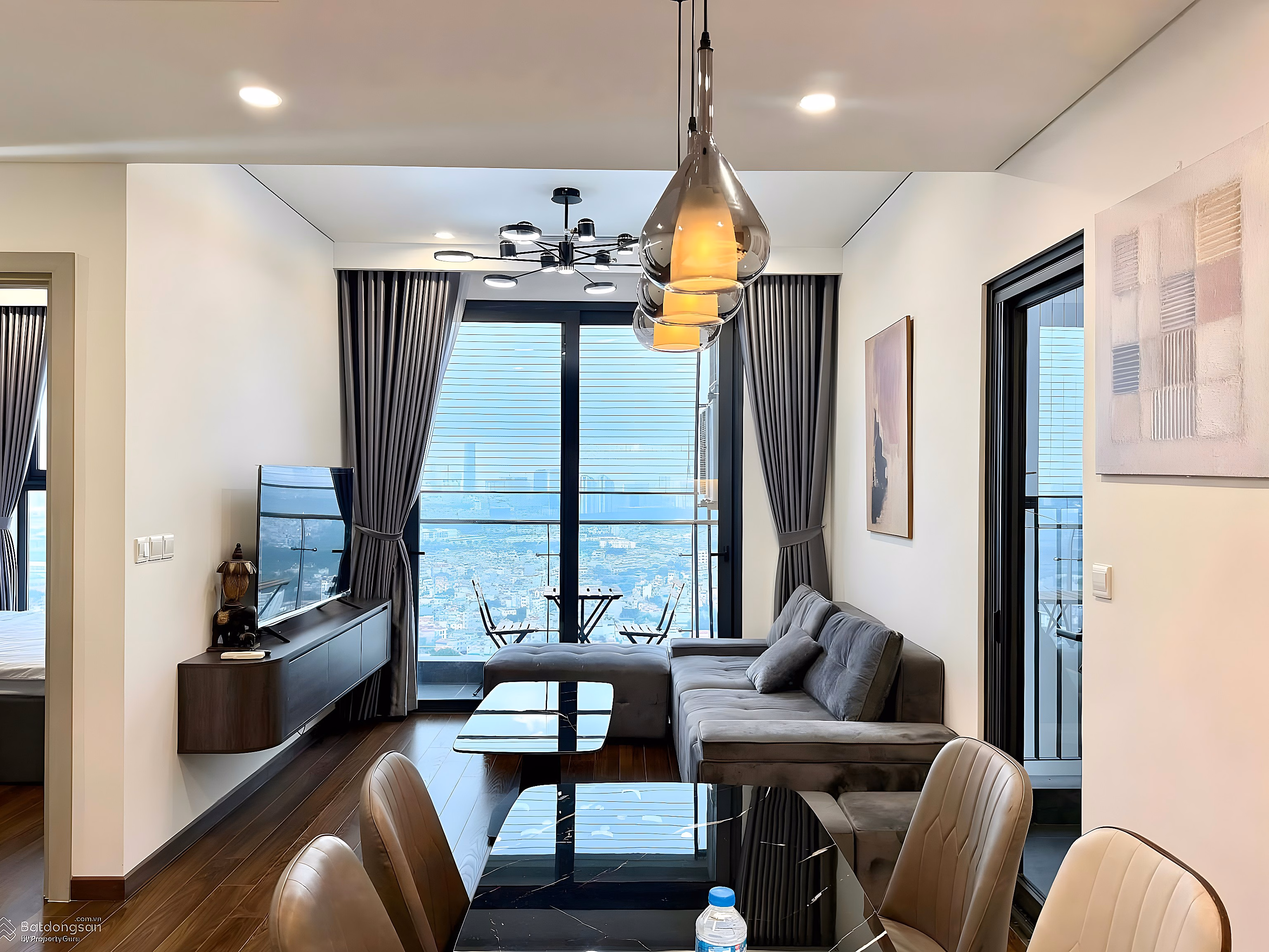 10 Loss Cut Apartments for Urgent Sale:Studio 2.3 billion 1 Bedroom+ 3.1 billion,2 Bedroom 3.9 billion,3 Bedroom 5.5 billion at Vinhomes Smart City