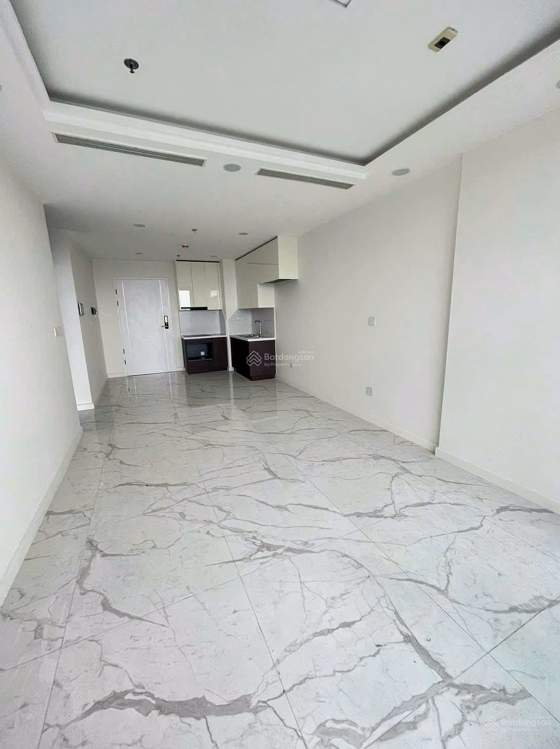 Selling Officetel Sunshine Sky City apartment in District 7 at the best price - 2 bedrooms 70m2 available with good rental contract