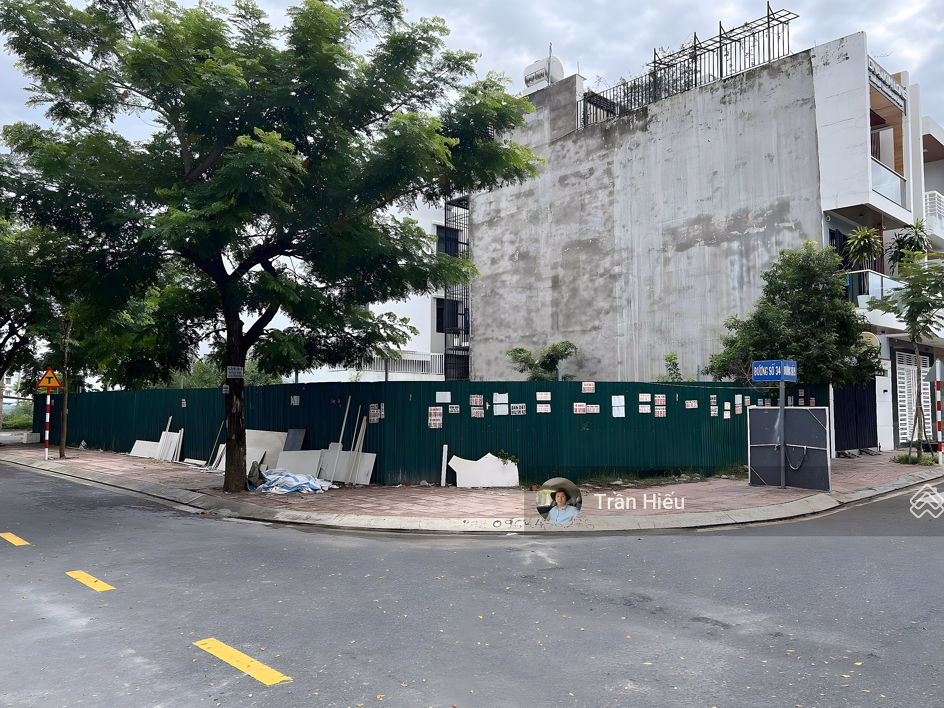Super nice corner lot facing a cool park - Affordable price Ha Quang urban area 1. Lock completed construction and issue a book
