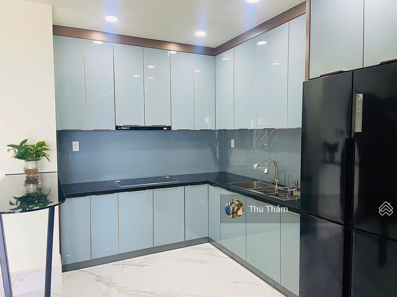 Selling 2-bedroom apartment of 74m2, fully furnished, beautiful new house, contact 0908 155 ***