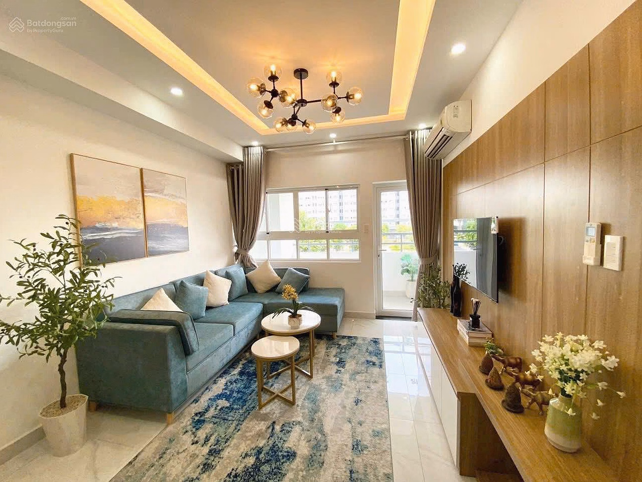 Corner apartment, prime location, 53m, 2 bedrooms, 2 billion 160, full furniture, private book, rent 15 million/month, loan support