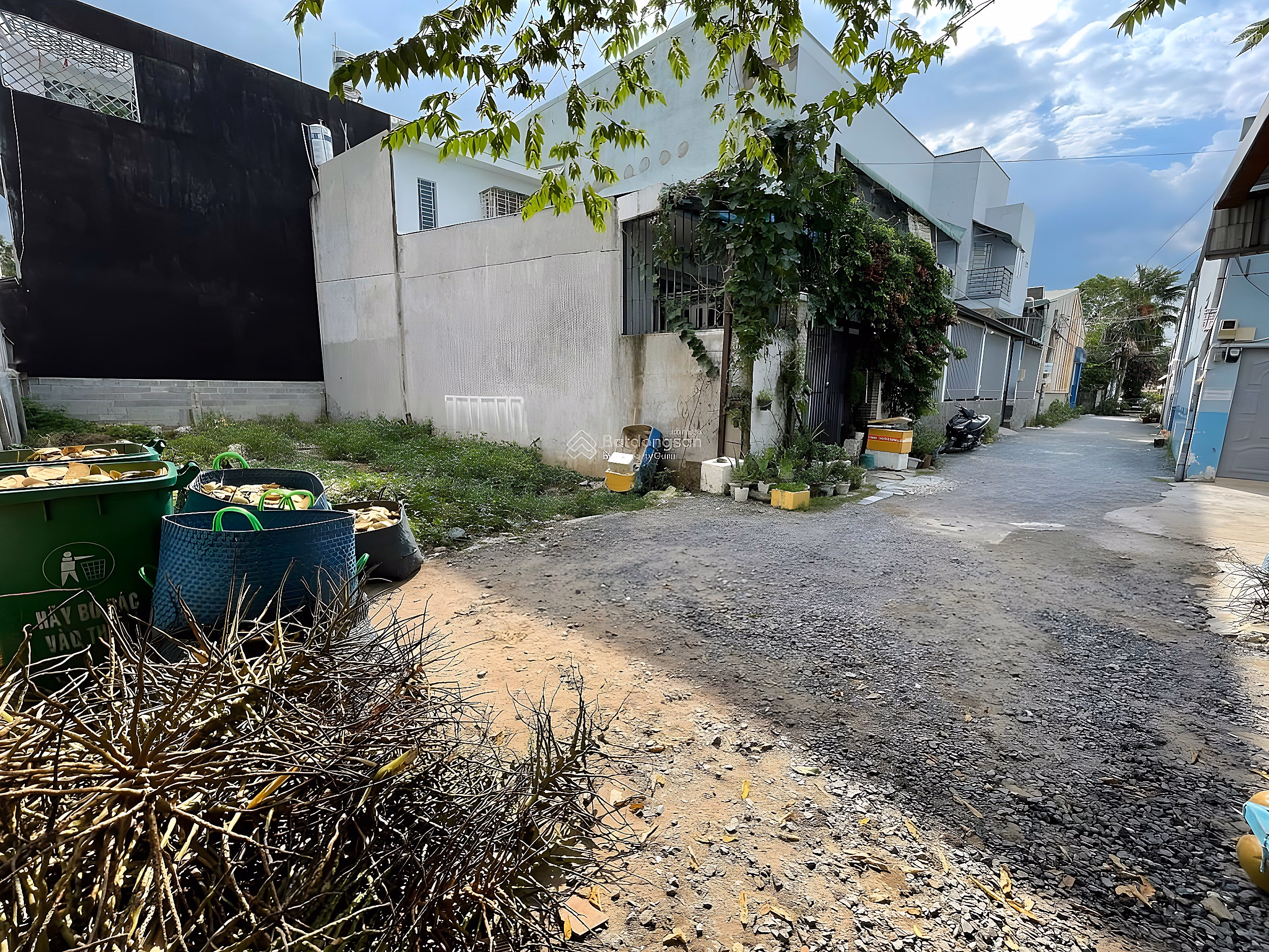 The owner sells residential land in Hiep Binh Chanh, Thu Duc 7x18m, blooming, best price on the market