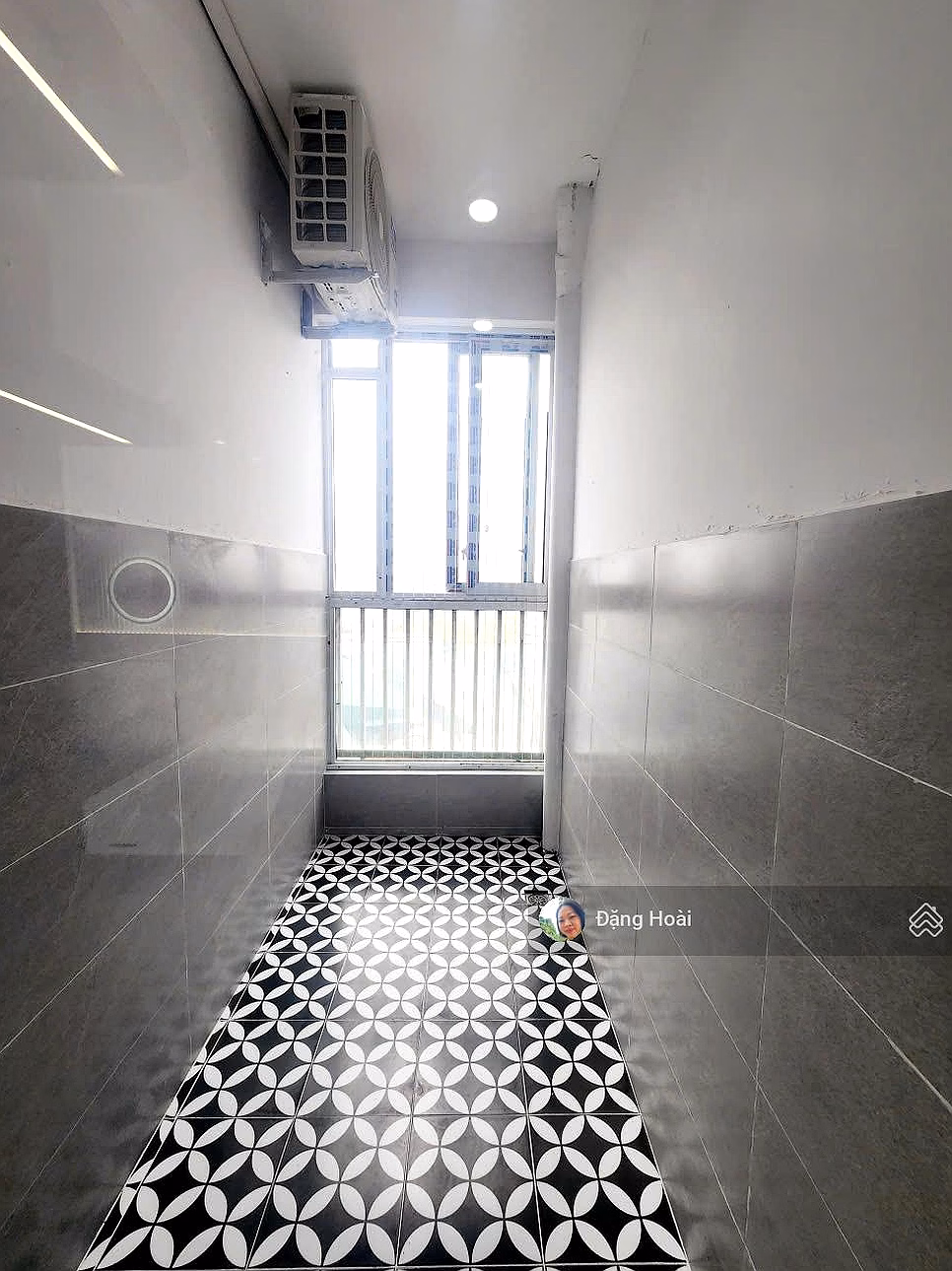 Central location, full of brand new furniture, 90m2 corner apartment with 3 bedrooms, extremely airy in Giai Phong