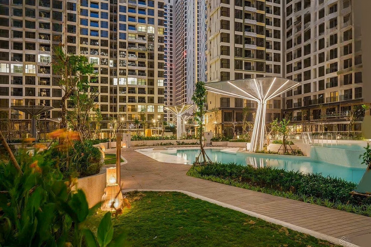 2-bedroom apartment Tower D - pool view - only 4.25 billion all in - middle floor Lumiere Boulevard, receive housing immediately