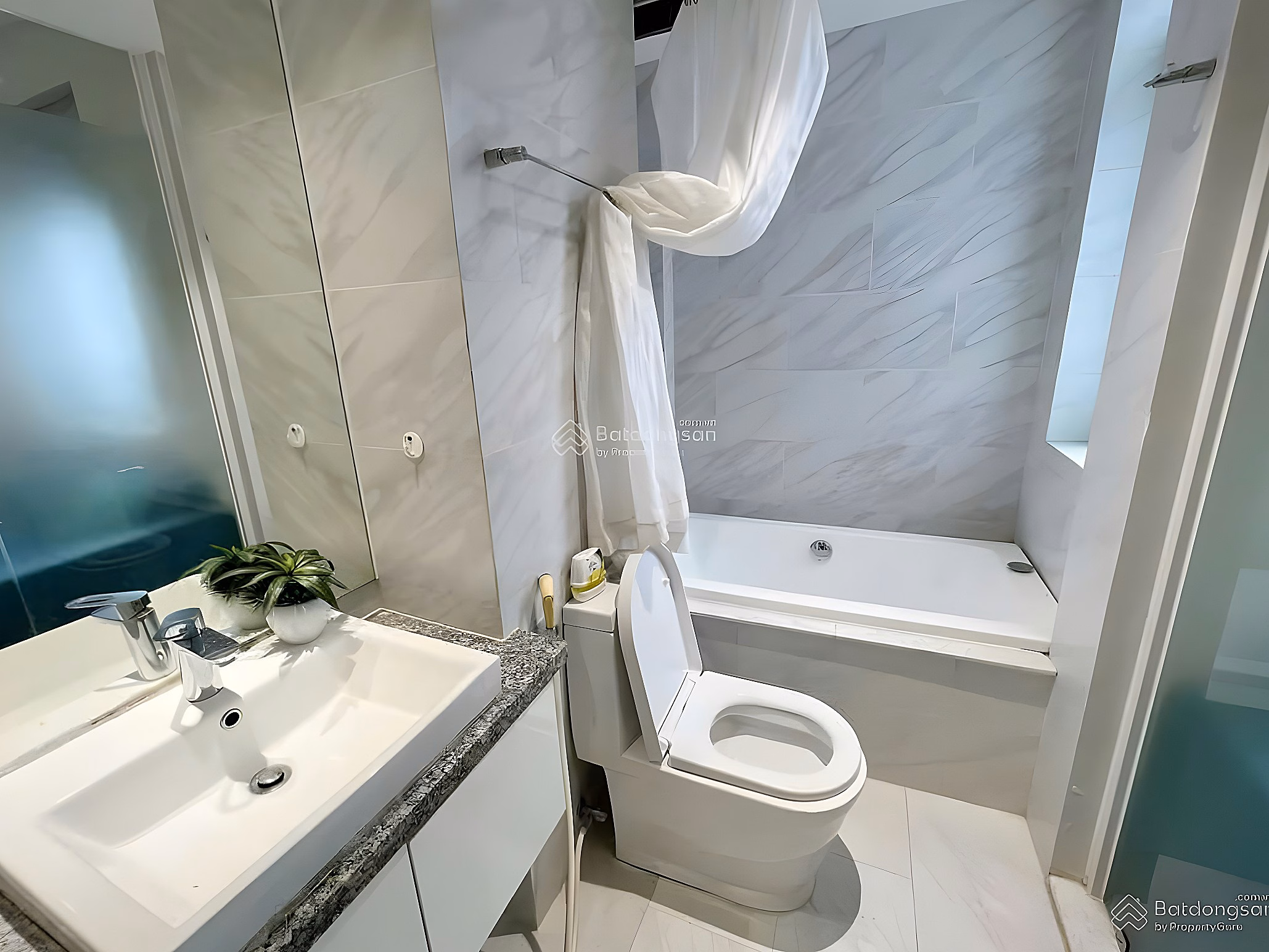 Super nice location apartment 52m2, 2 billion 1, 2 bedrooms, private book / 80% loan, rent 15 million/month, 0798 367 ***