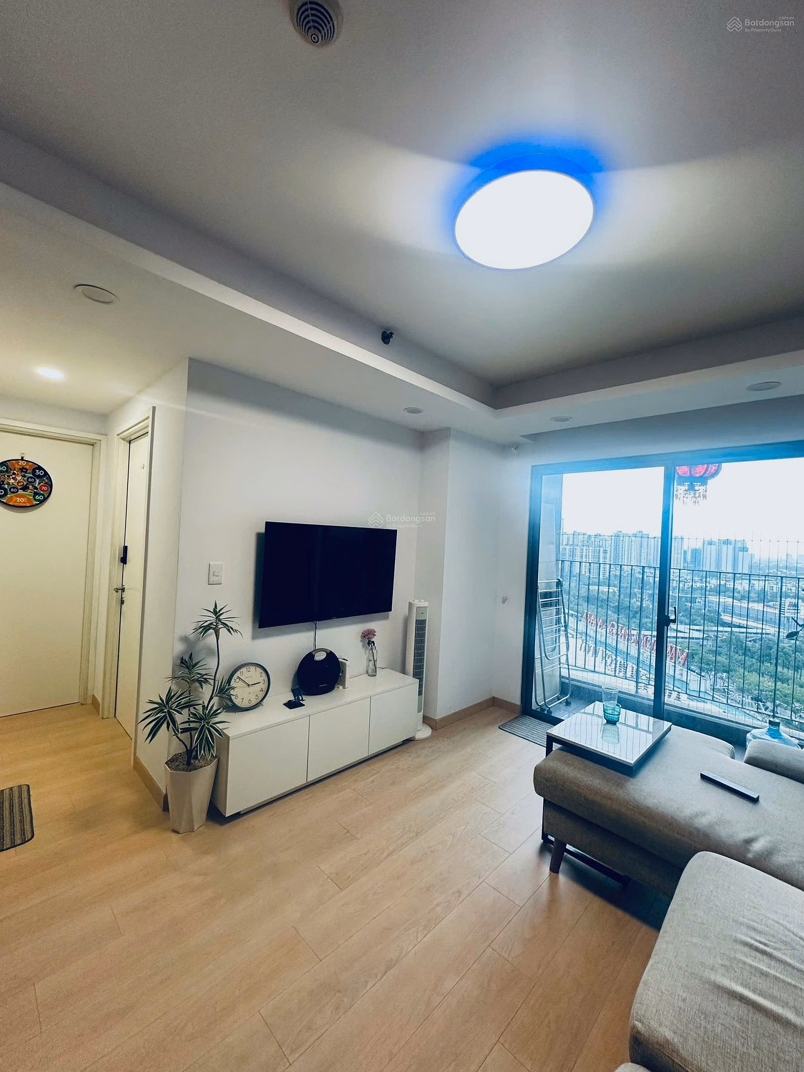 Selling 70m2 2-bedroom apartment at Masteri Thao Dien, very good price 8 billion, including taxes and fees, with registration number 0939 720 ***