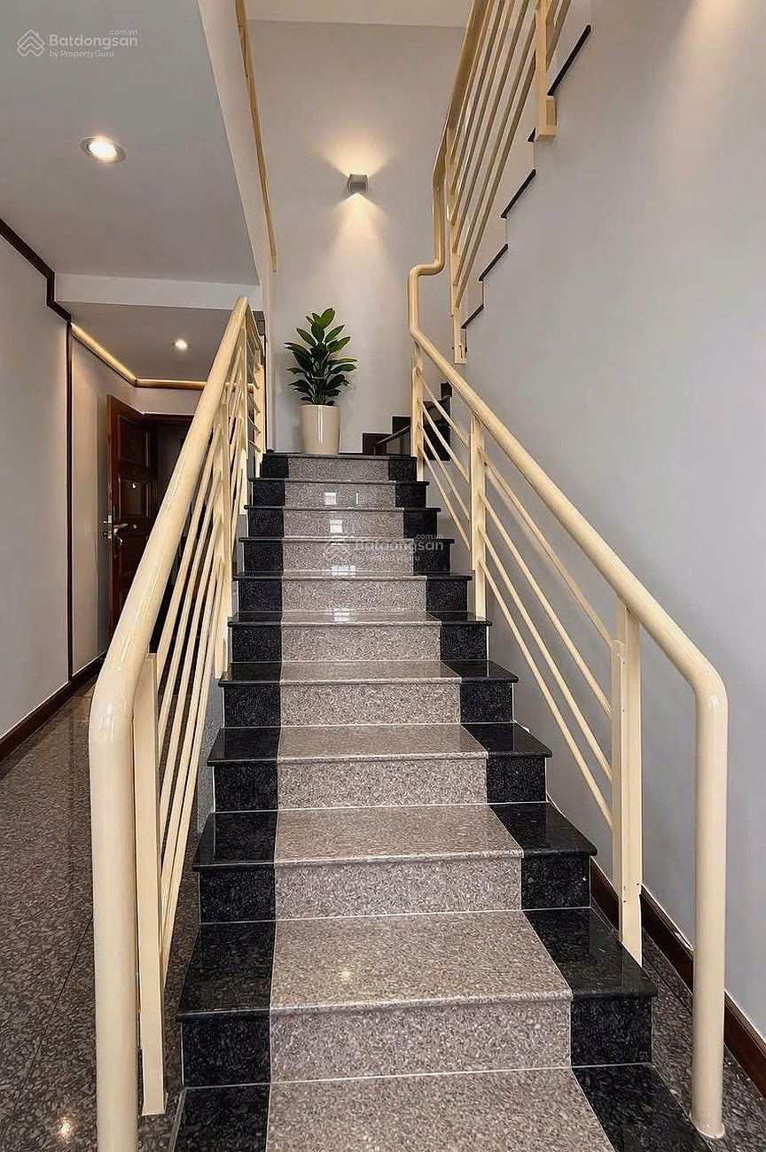 Hoang Anh An Tien penthouse apartment with beautiful view, 4 bedrooms - 192m2, private pink book, contact to see the house directly