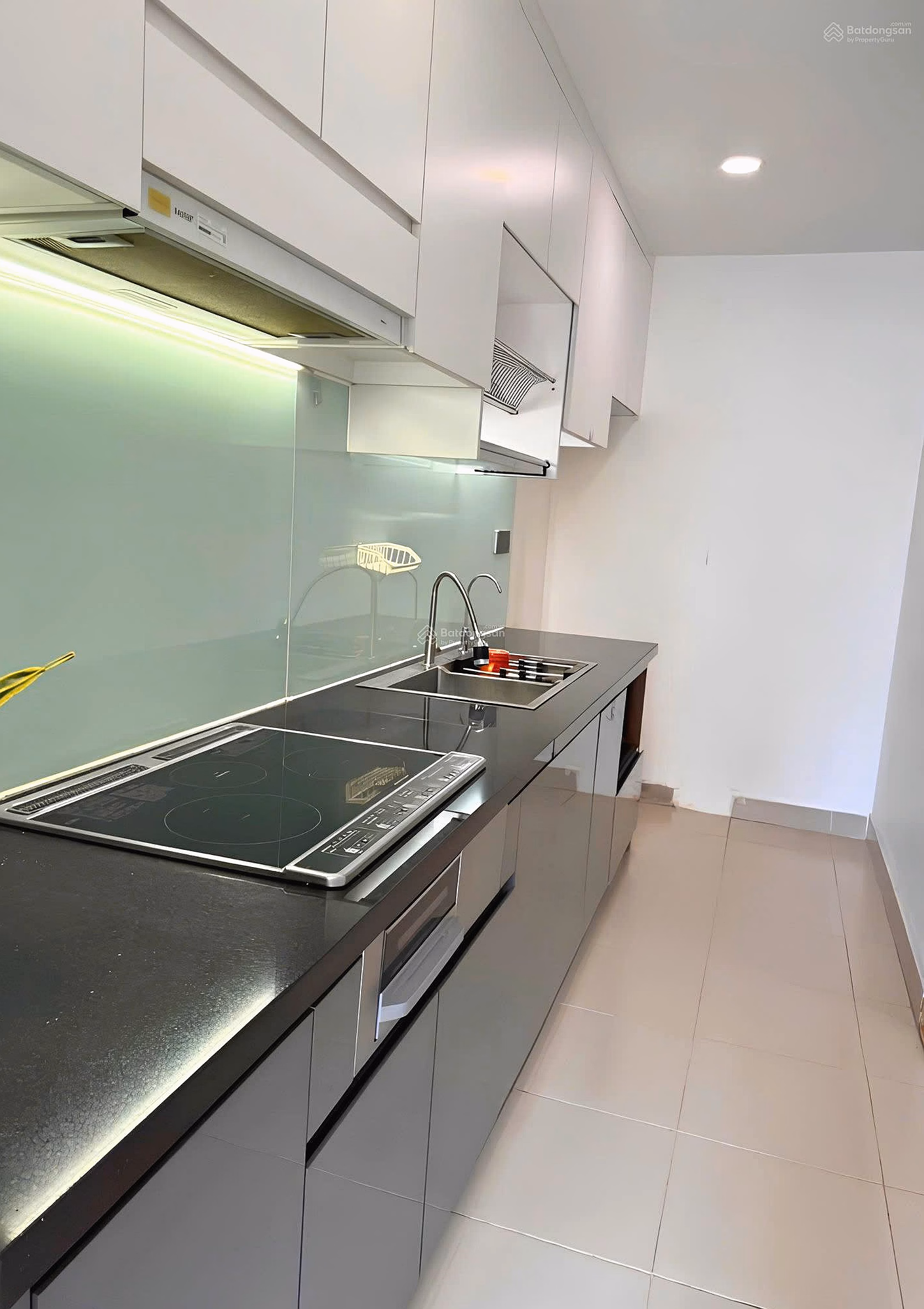 50 m/2 bedrooms/ 2 billion 1/ 70% loan/ SHR / Get instant house, family park view, high floor, full furniture
