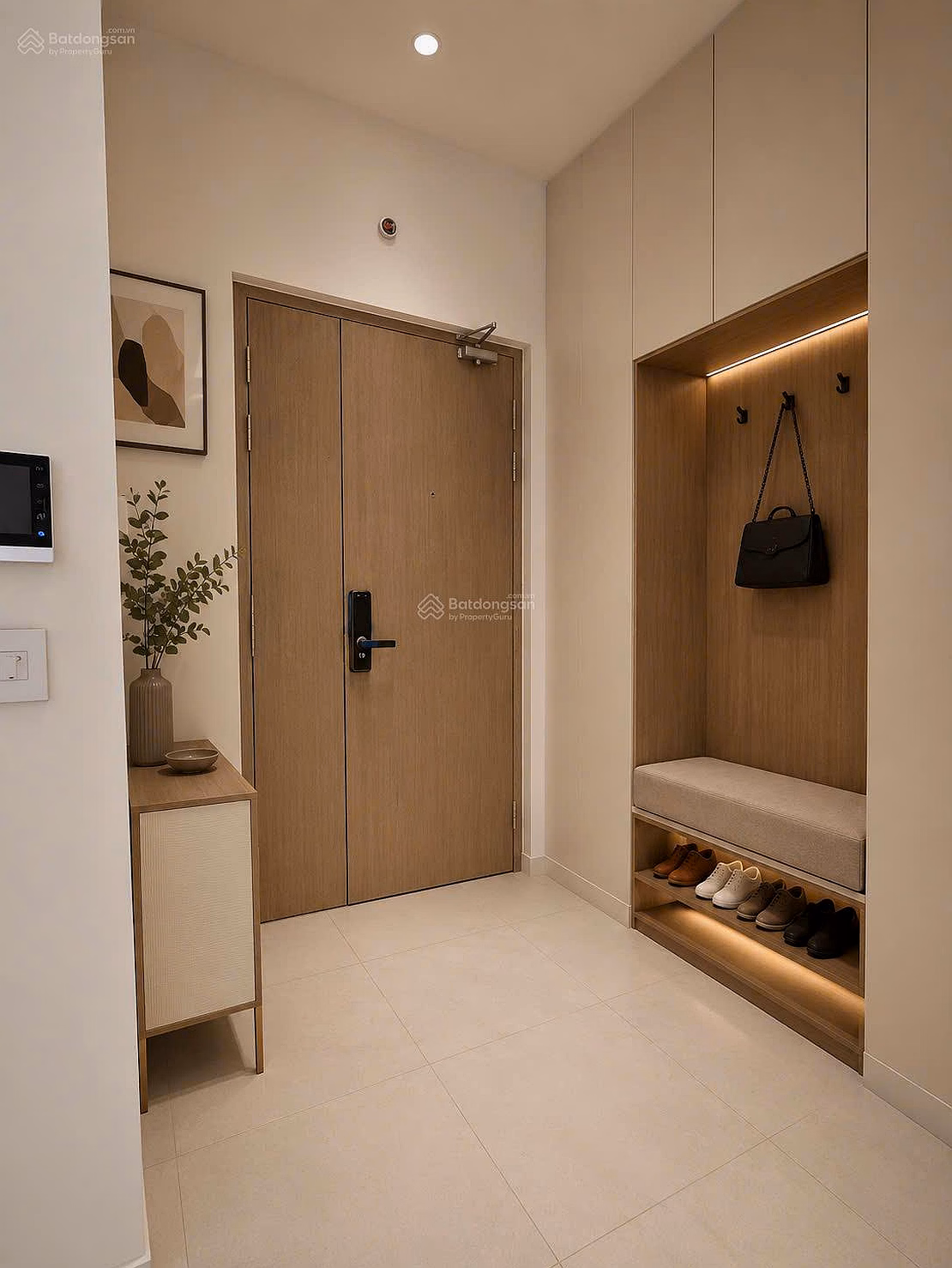 Luxury 3-bedroom corner apartment - 152m2 at Ascent Lakeside with lake view landmark 81 price 8.7 billion
