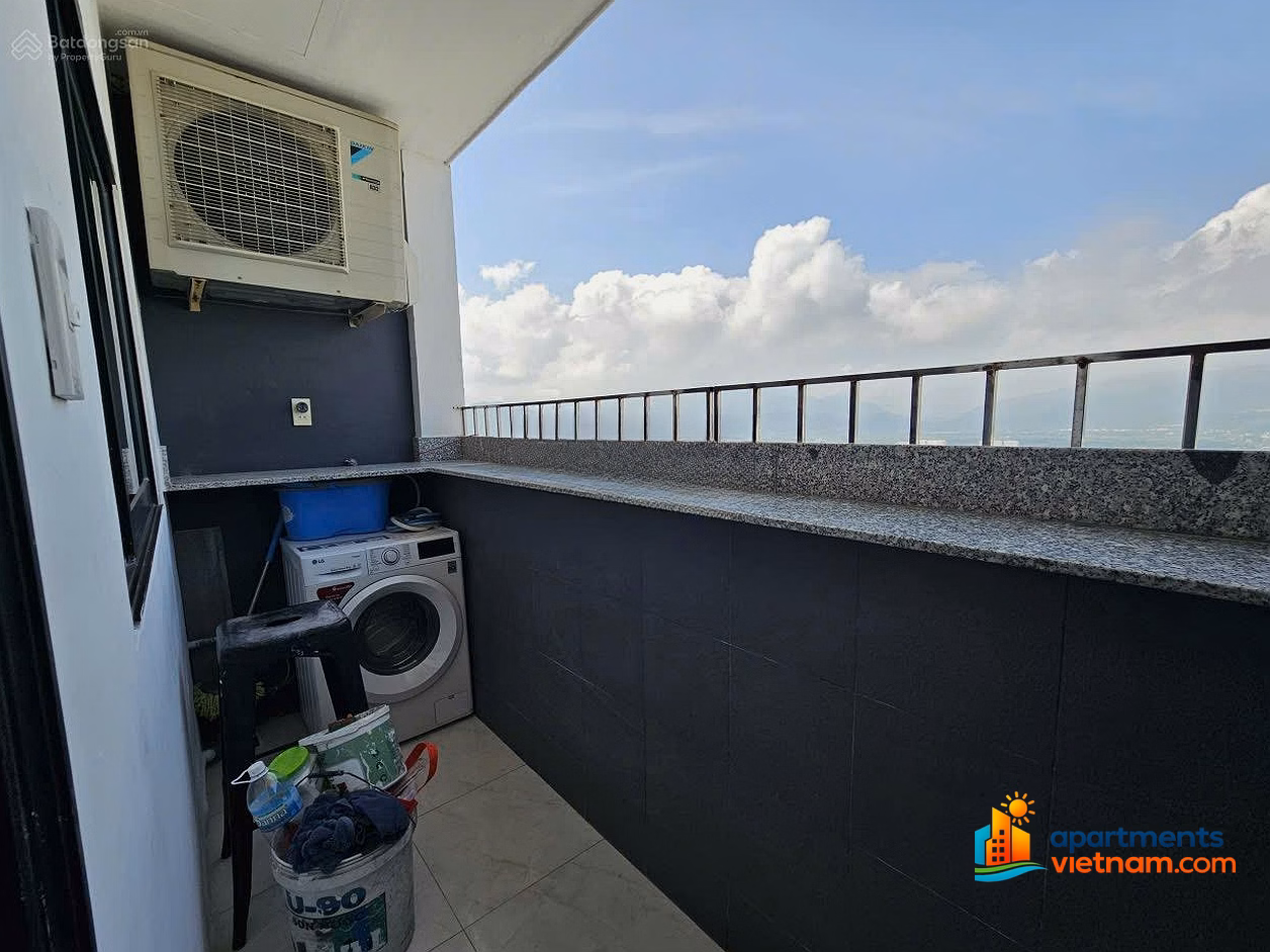Beautiful city view studio apartment for sale right in the center of Nha Trang city, 60 Tran Phu, only 2 billion,650