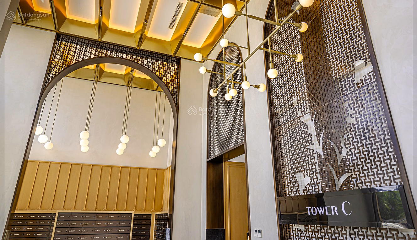2 bedrooms, corner of building E2, full view of the swimming pool, sold for 4 billion 720, all included, Lumiere Boulevard, ready to receive the house immediately