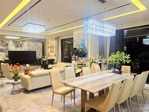 Fully furnished 3-bedroom apartment for rent 132m2 R5 Vinhomes Royal City price 24 million - Em Son Royal