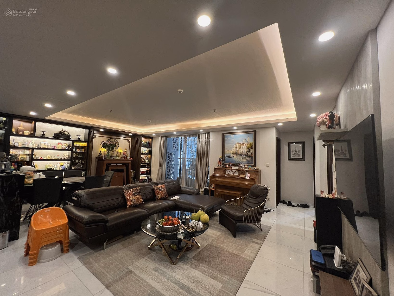 Owner sells 120m2 high floor, Luxery furniture at Aqua Central 44 Yen Phu, red book***