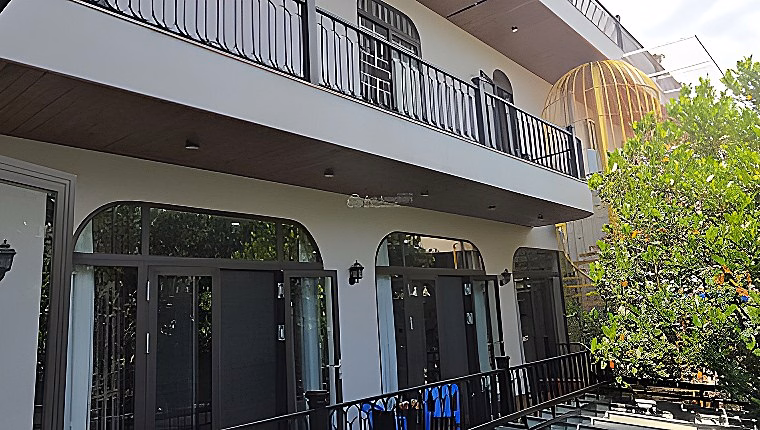 Corner house for rent with 02 frontages, house number  Bui Tan Dien