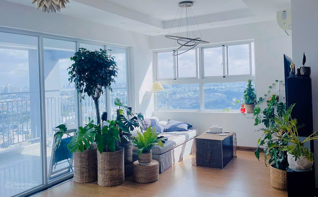 The owner needs to sell Conic Riverside garden Penthouse apartment