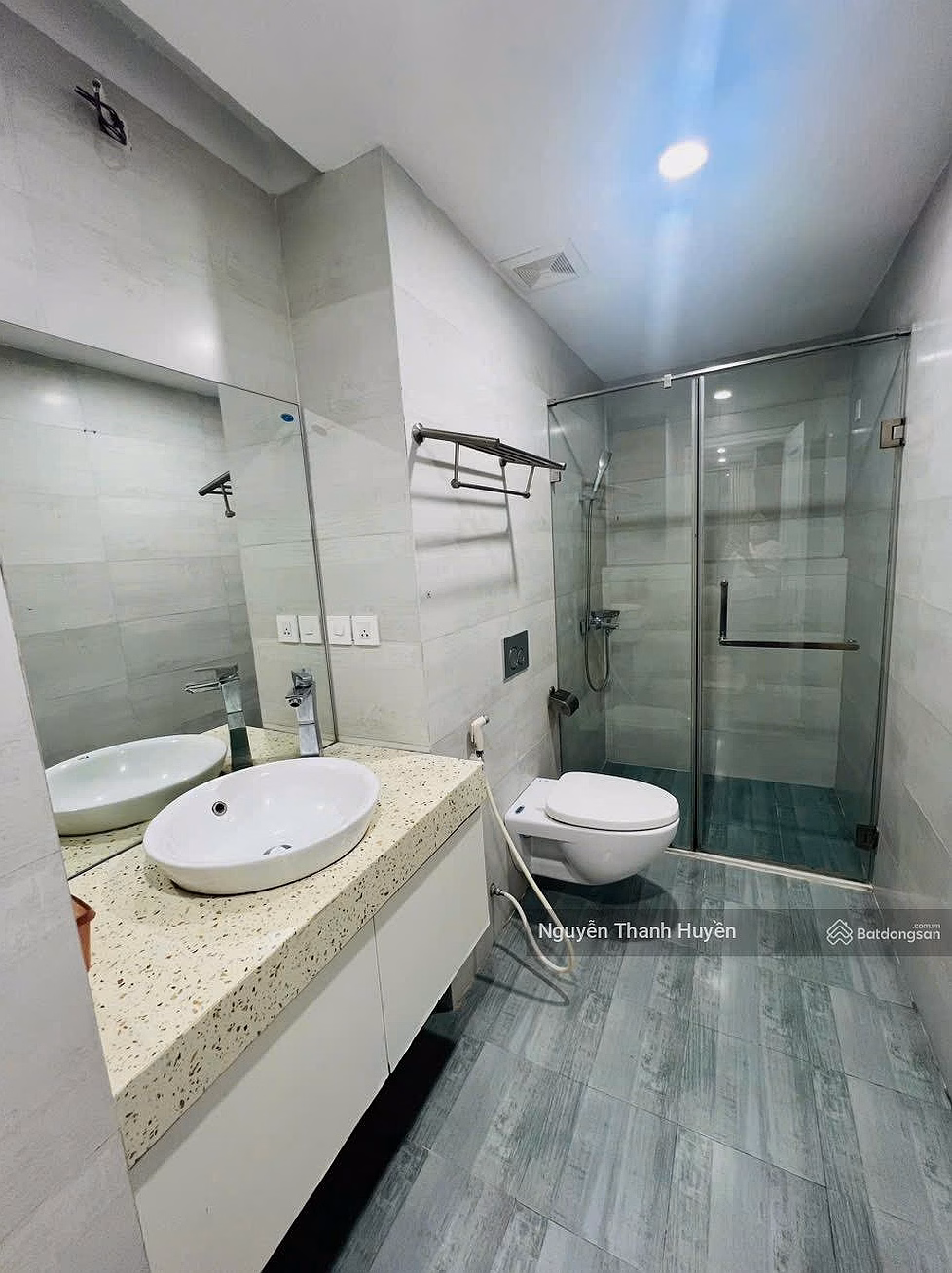 The owner needs to sell a 3-bedroom apartment in Diamond Flower project, intersection 4 Hoang Dao Thuy, Le Van Luong, Thanh Xuan