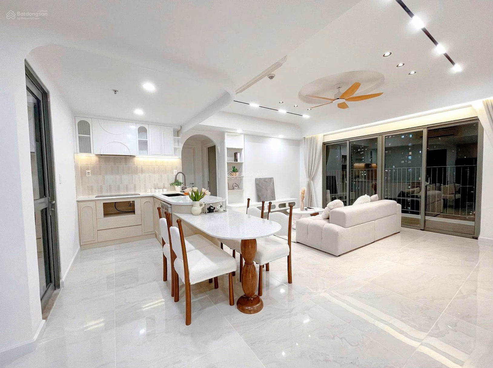 Beautiful 77m2 apartment for sale at Masteri Thao Dien, super bargain price 8 billion, direct negotiation***