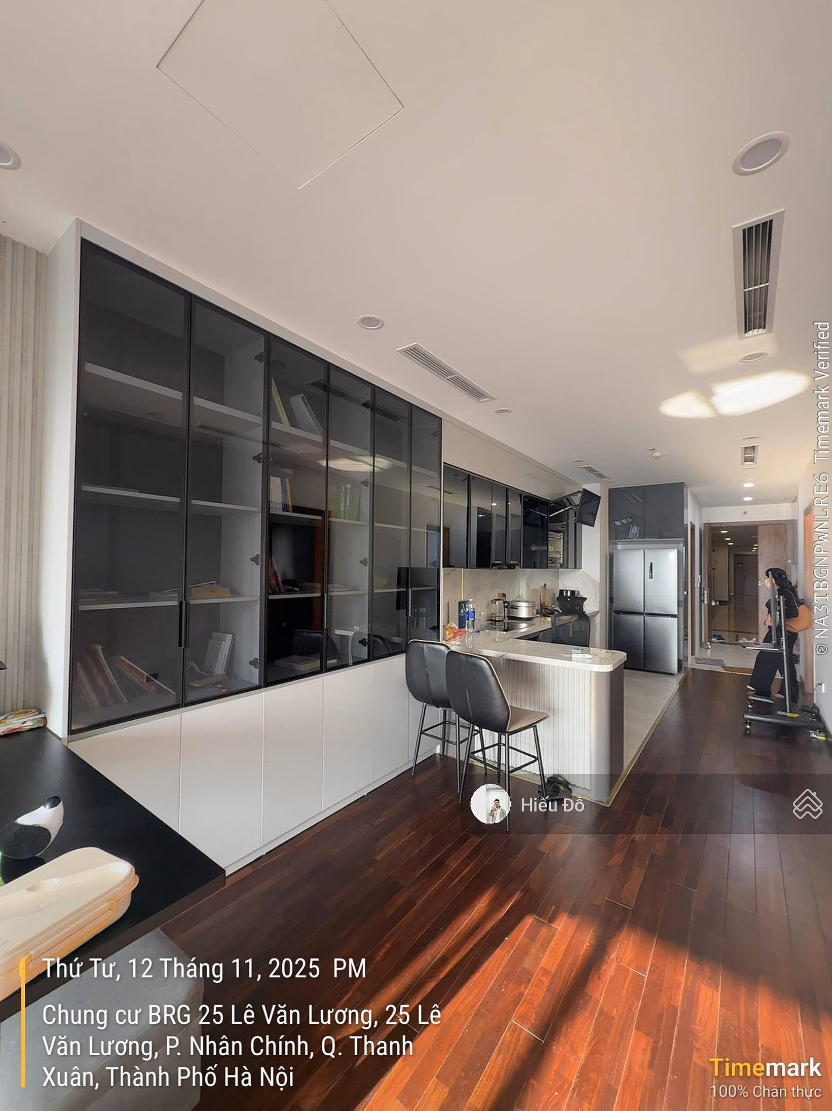 The Diamond Residence rents a single apartment of 110m2, 3N2WC, fully furnished and beautiful. Only 25 million/month