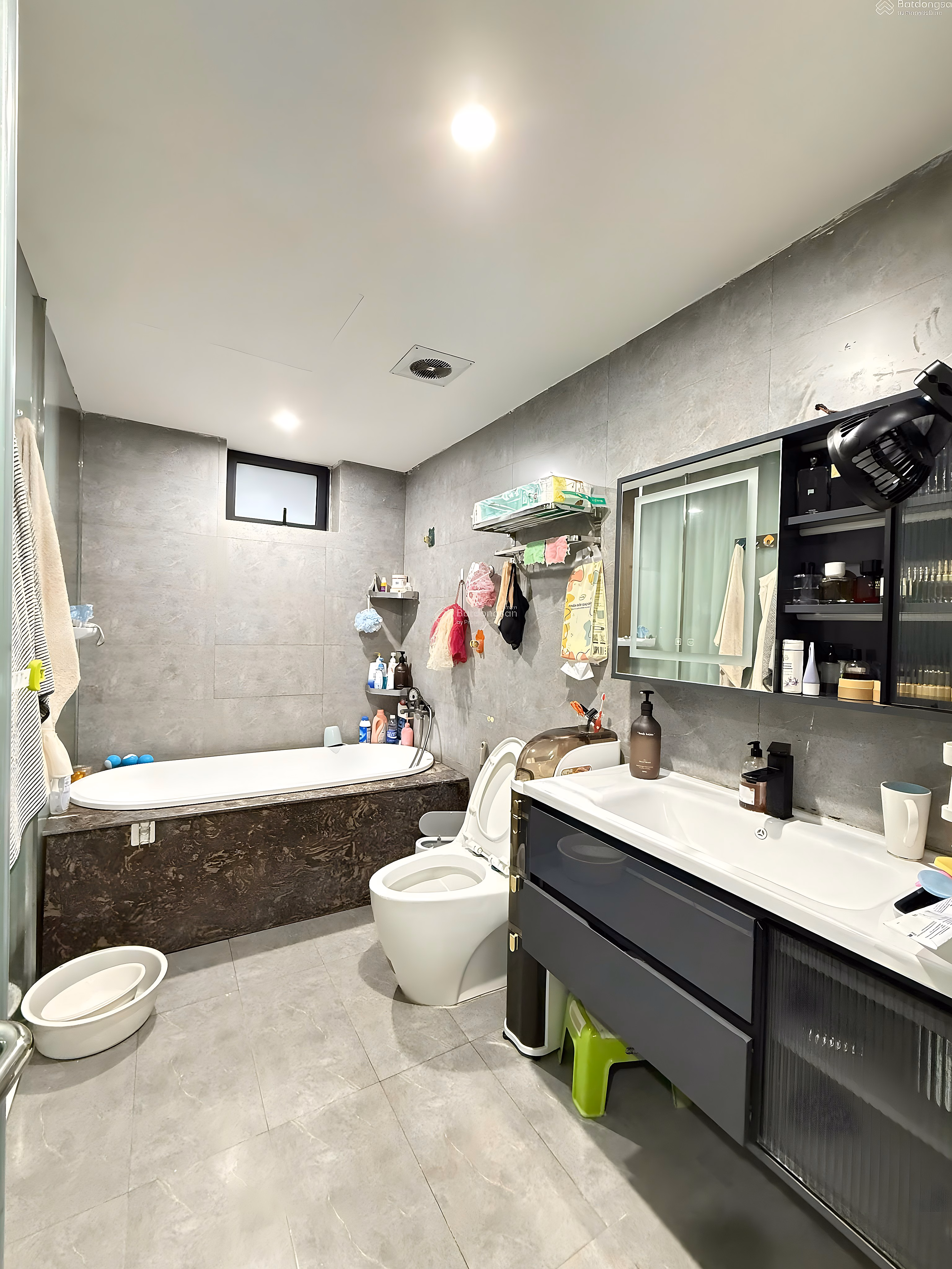 Rare apartment for sale with 2 bedrooms, 2 bathrooms, 86m2, 7.X billion in Goldmark City, Phu Dien, Bac Tu Liem, Hanoi