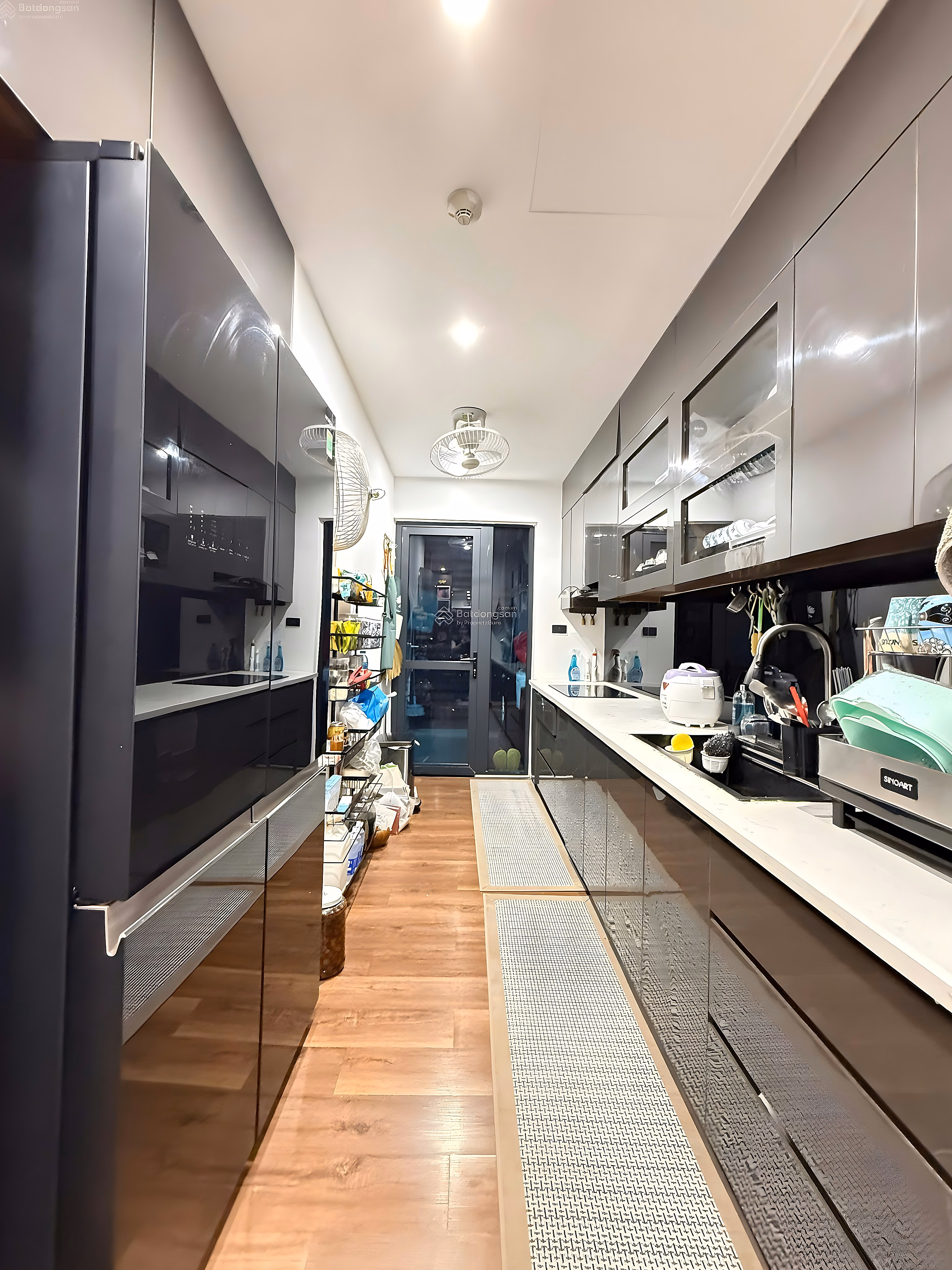 Rare apartment for sale with 2 bedrooms, 2 bathrooms, 86m2, 7.X billion in Goldmark City, Phu Dien, Bac Tu Liem, Hanoi