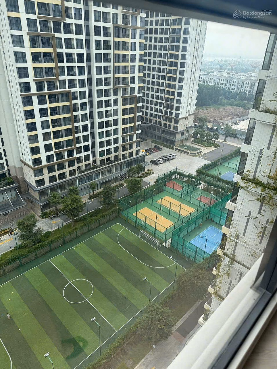 Building E - high floor has 1 corner 3-bedroom apartment - only 6.54 billion 97.47m2 - Middle floor with clear view of Lumiere Boulevard