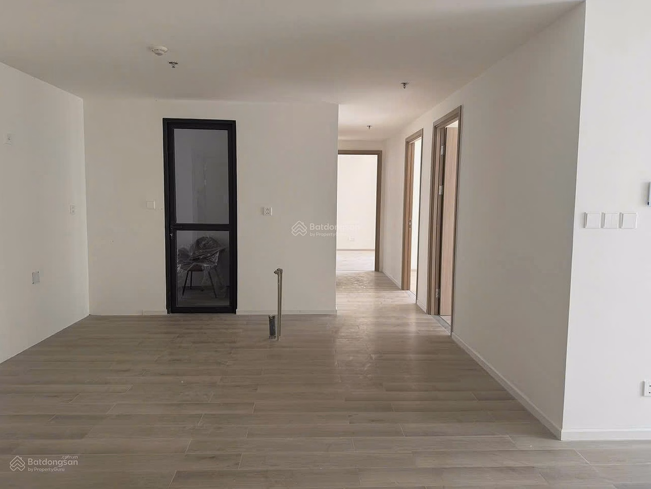 Building E - high floor has 1 corner 3-bedroom apartment - only 6.54 billion 97.47m2 - Middle floor with clear view of Lumiere Boulevard
