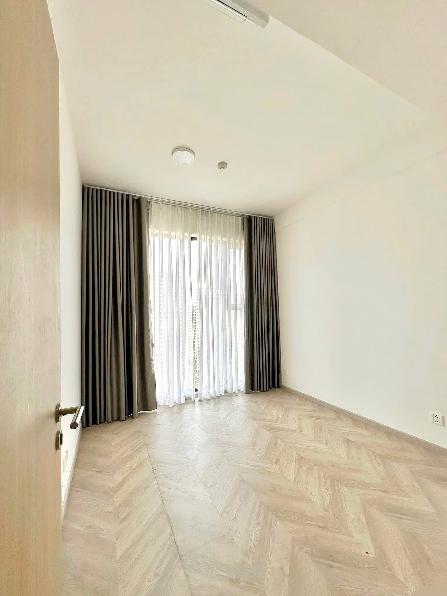 Basket of 4 3-bedroom apartments 97m² only 6.1 billion all in - Southeast, Park view - Lumiere Boulevard closed