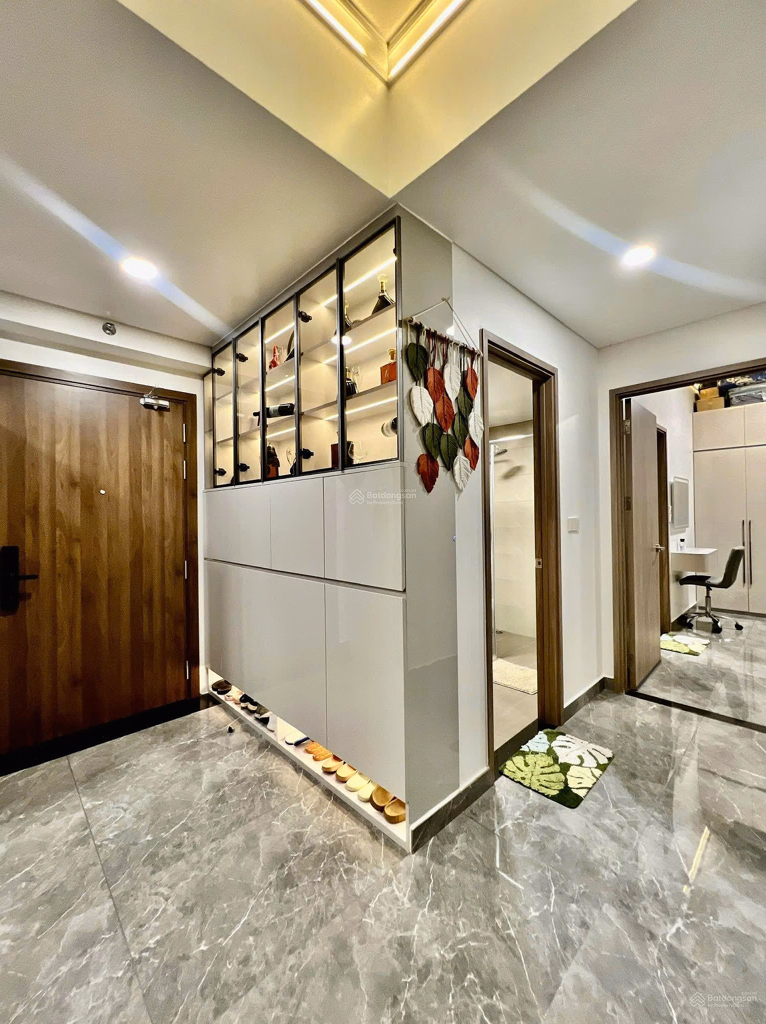 The 87m2 Mizuki Panorama apartment has new interior with cool, clean tiled floors