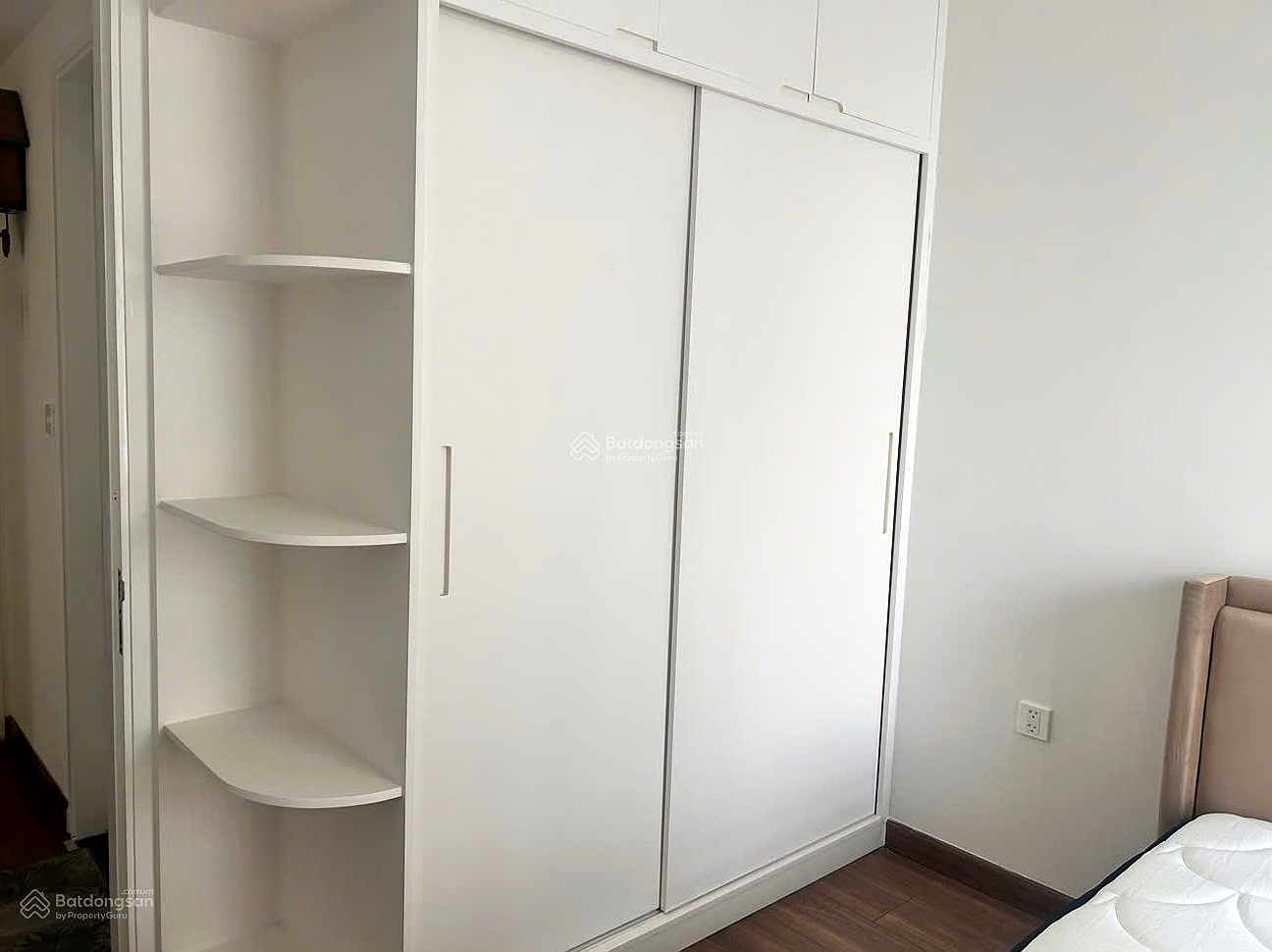 Kingston Residence apartment for rent, 2 bedrooms, 1 bathroom, fully furnished, price: 17 million/month, 0908 435 ***