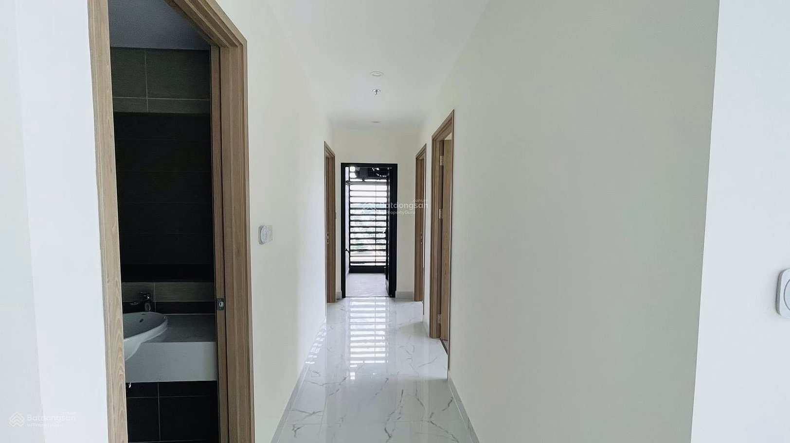 3-bedroom apartment with Dong Nai river view The Beverly Solari BS9 Building Vinhomes Grand Park, City. Thu Duc