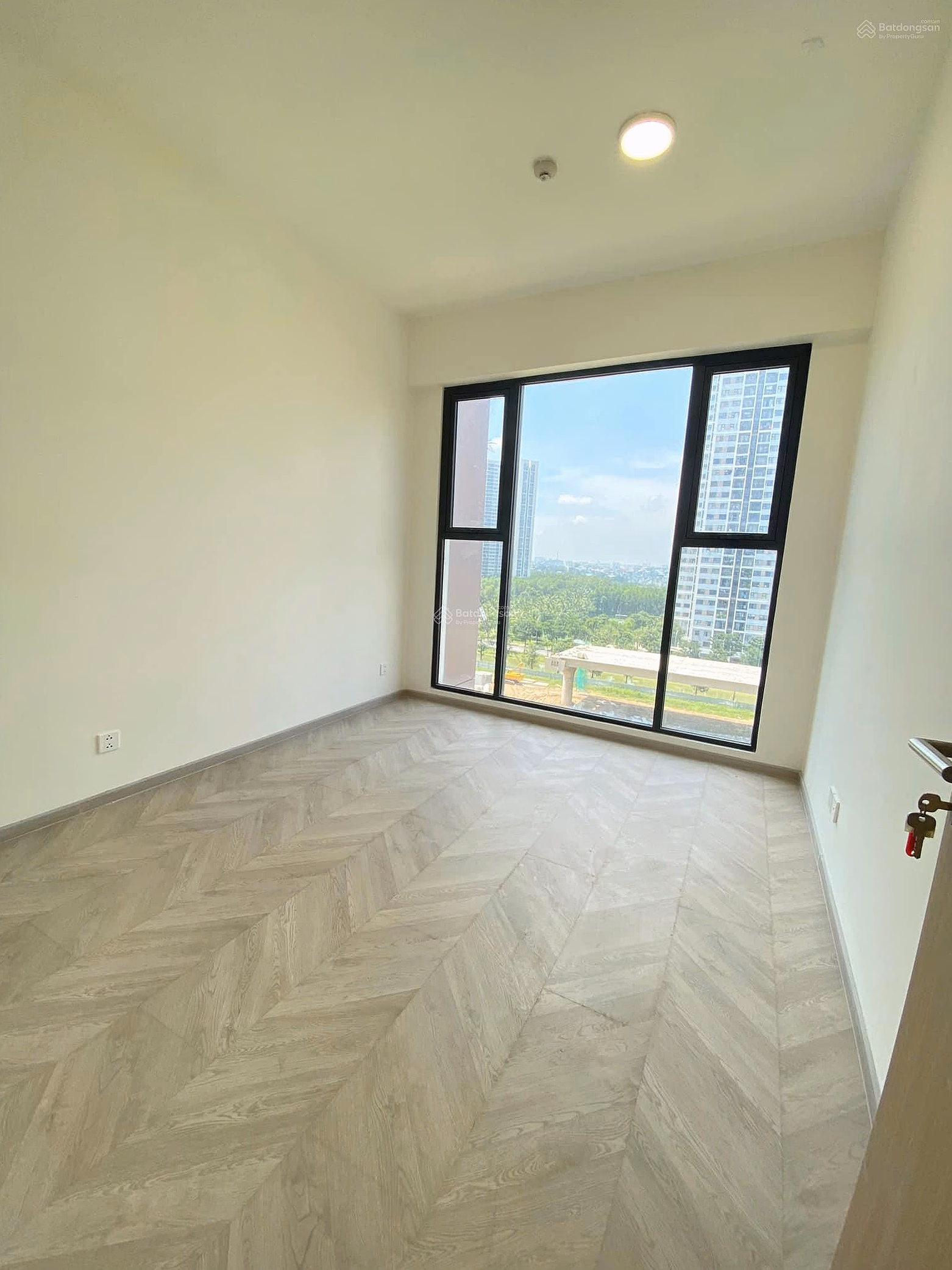 Tower E - New 3 bedroom apartment with pool view - Lumiere Boulevard, only 6.85 billion all inclusive - Southeast apartment, rare