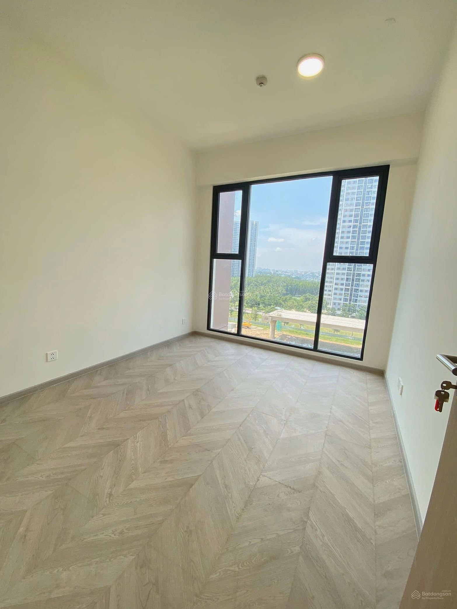 High floor 3 bedrooms Lumiere Boulevard, only 7.11 billion all inclusive, Northeast direction - Building A - clear view