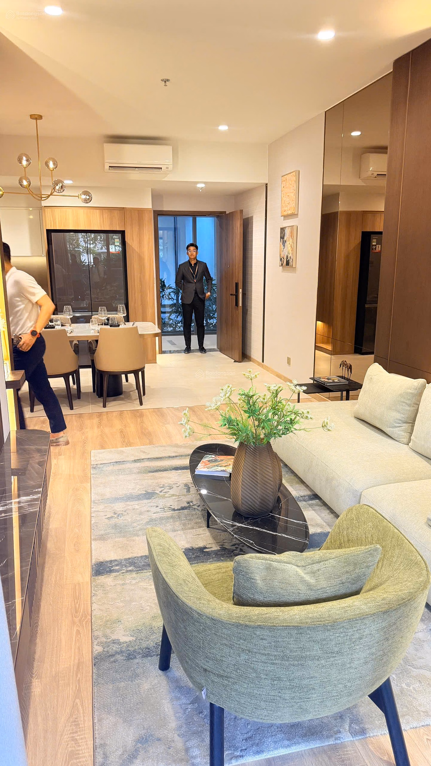 Exclusive 2 bedroom Masteri Park Place - next to DNA's largest water music canal - Only 8.4 billion