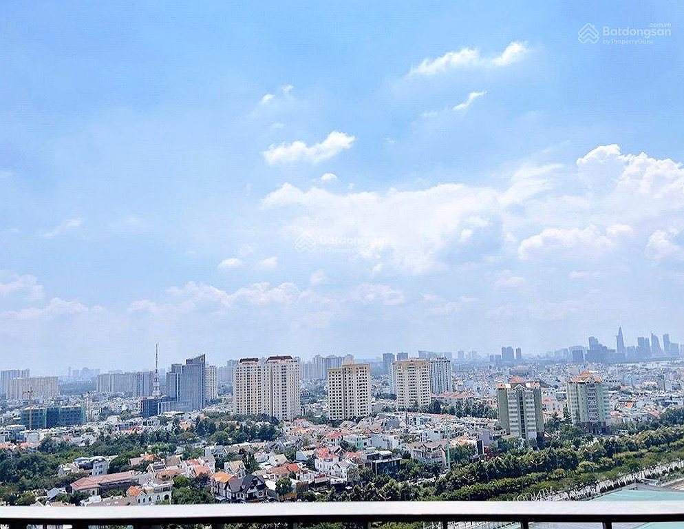 Urgent sale 2 bedrooms Masteri Thao Dien, 8.5 billion, 70m2, super nice city view. Contact 0981 067 ***