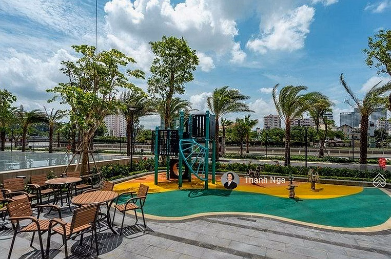 3-bedroom apartment for rent in Vinhomes Golden River Rare arc, good price, VIEW Landmark81, can accommodate 3-7 people