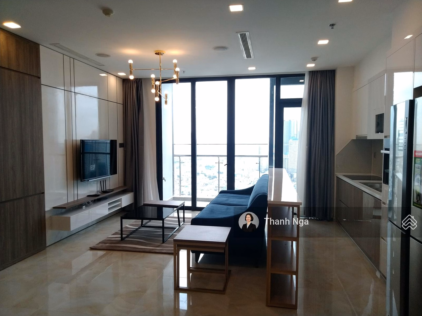 3-bedroom apartment for rent in Vinhomes Golden River Rare arc, good price, VIEW Landmark81, can accommodate 3-7 people