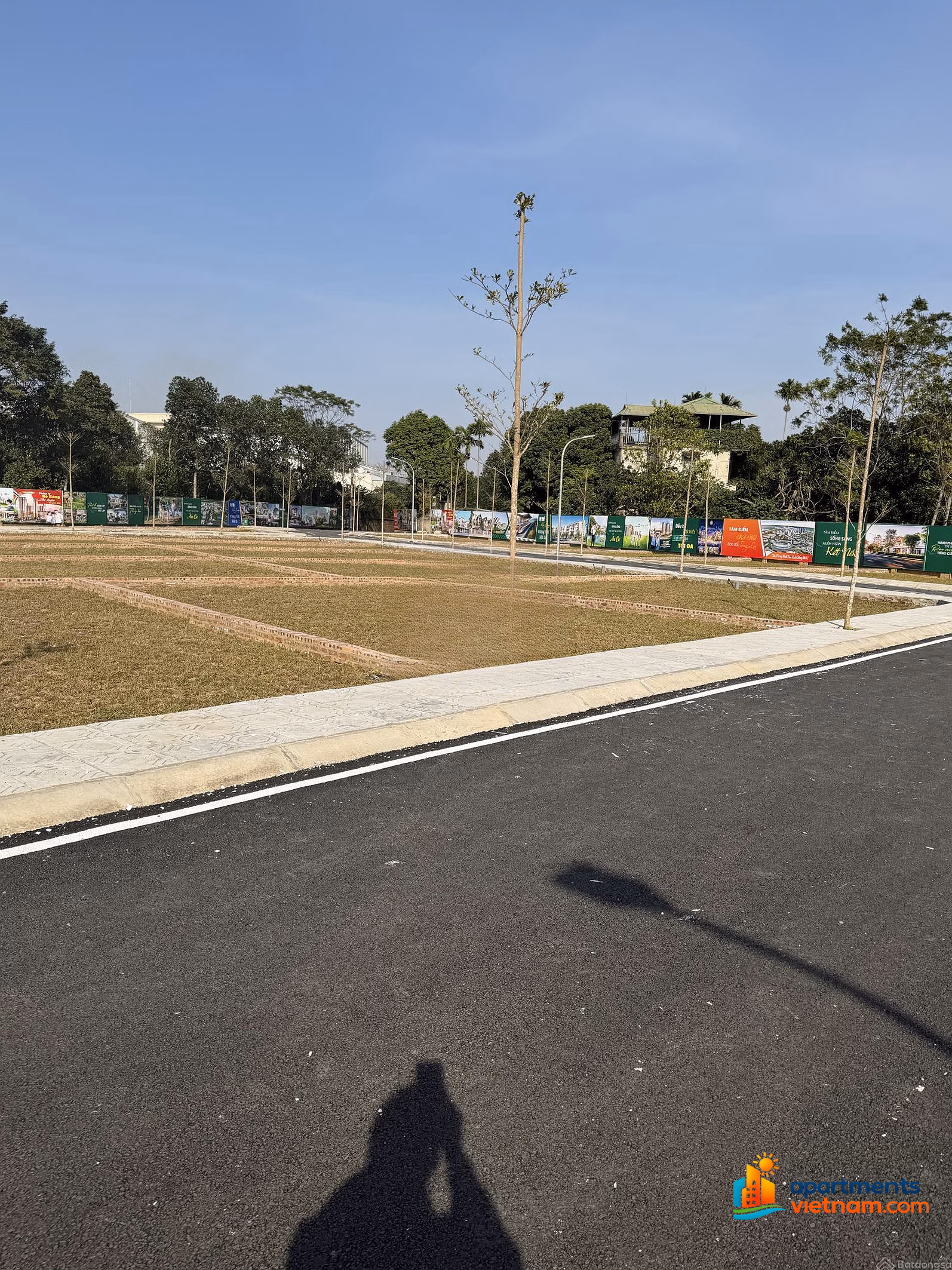 Land for Sale in Hoa Lac - National University Area: 100m² Residential Land, 8m Frontage, 20m Road, Price 2.5 Billion VND