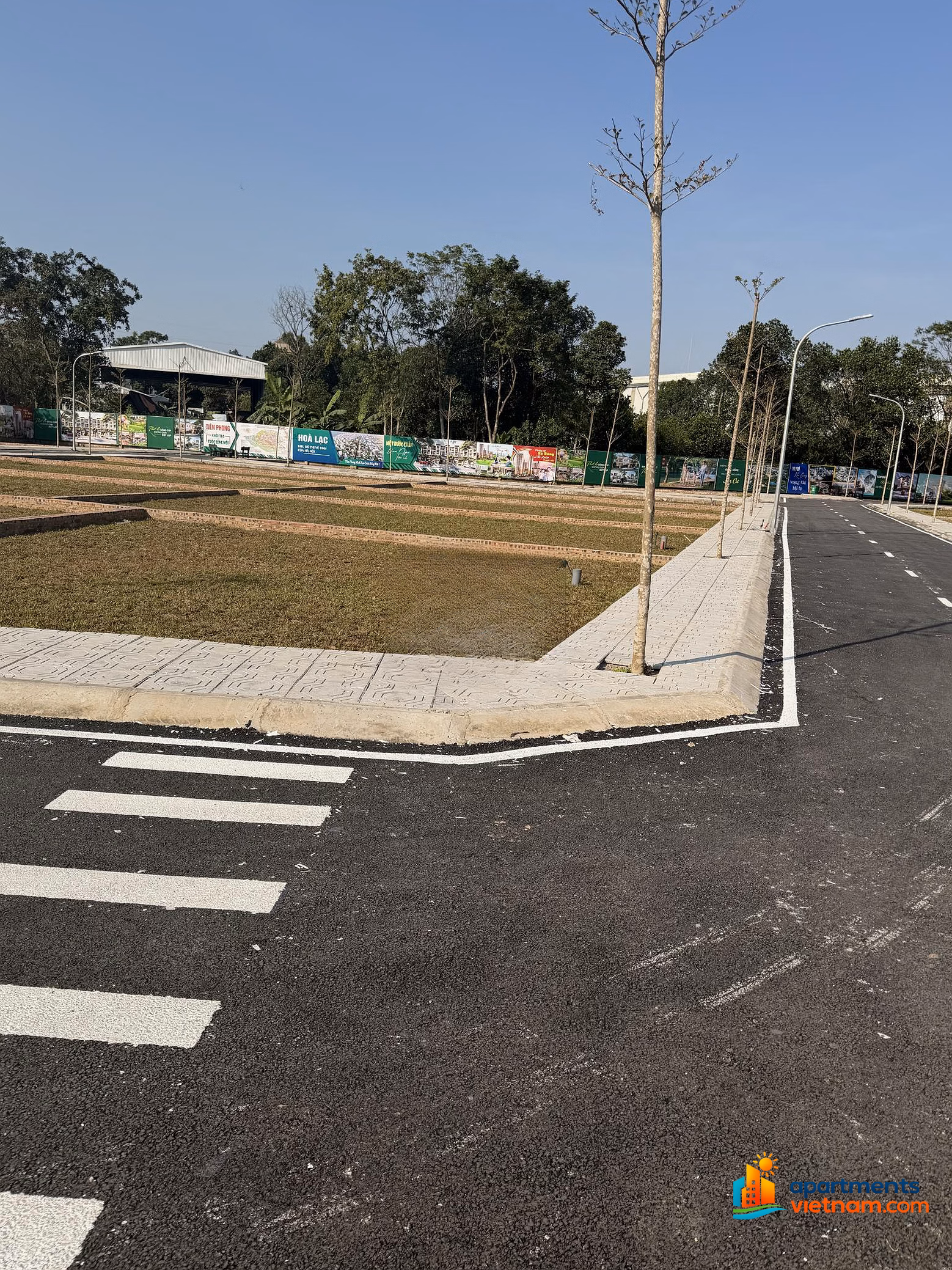 Land for Sale in Hoa Lac - National University Area: 100m² Residential Land, 8m Frontage, 20m Road, Price 2.5 Billion VND